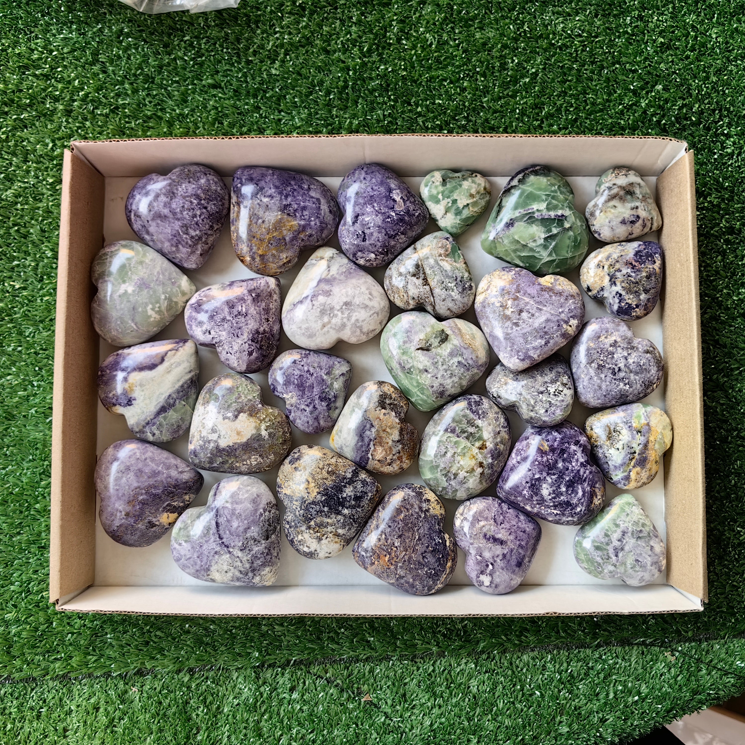 28 pc bolivianite hearts & palms