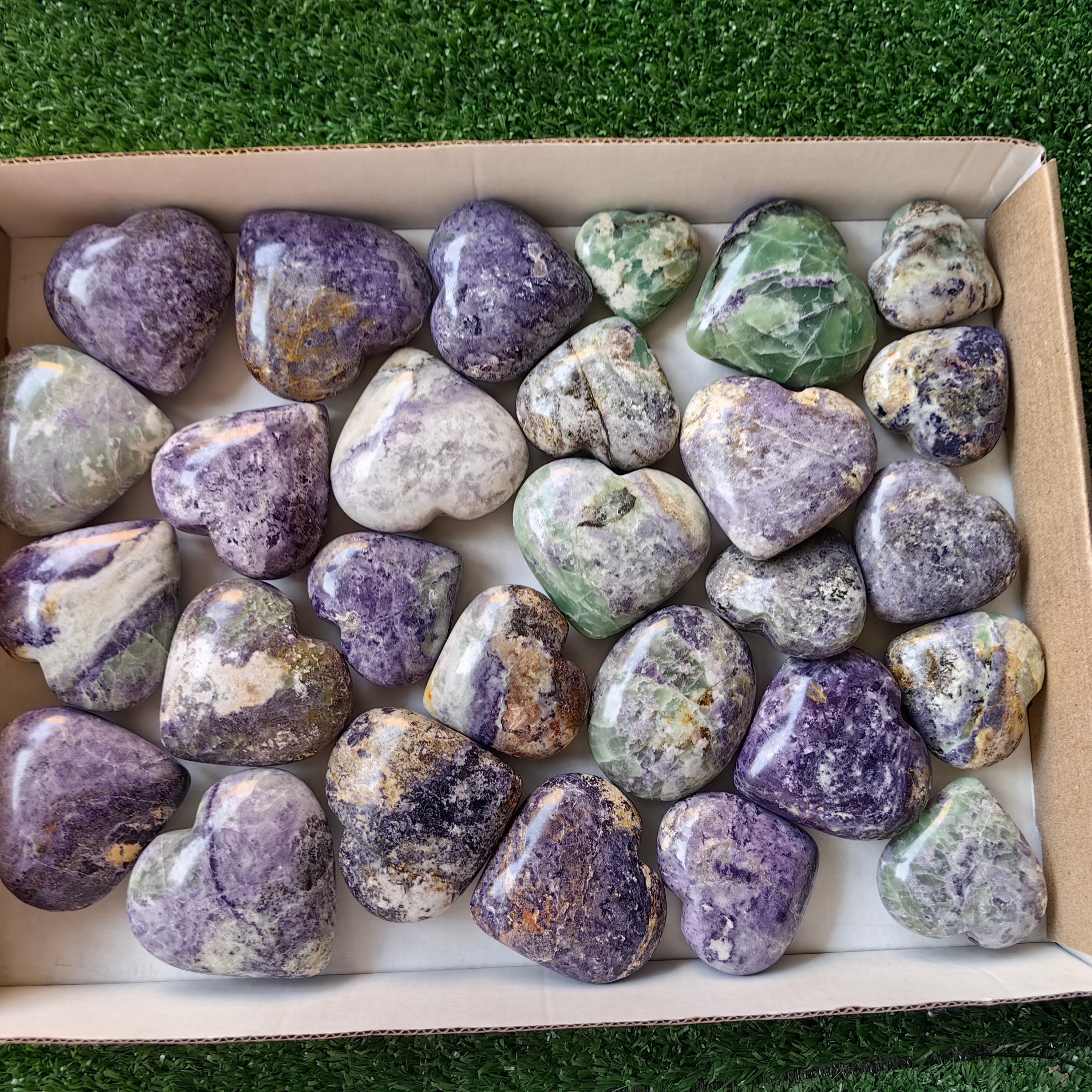 28 pc bolivianite hearts & palms