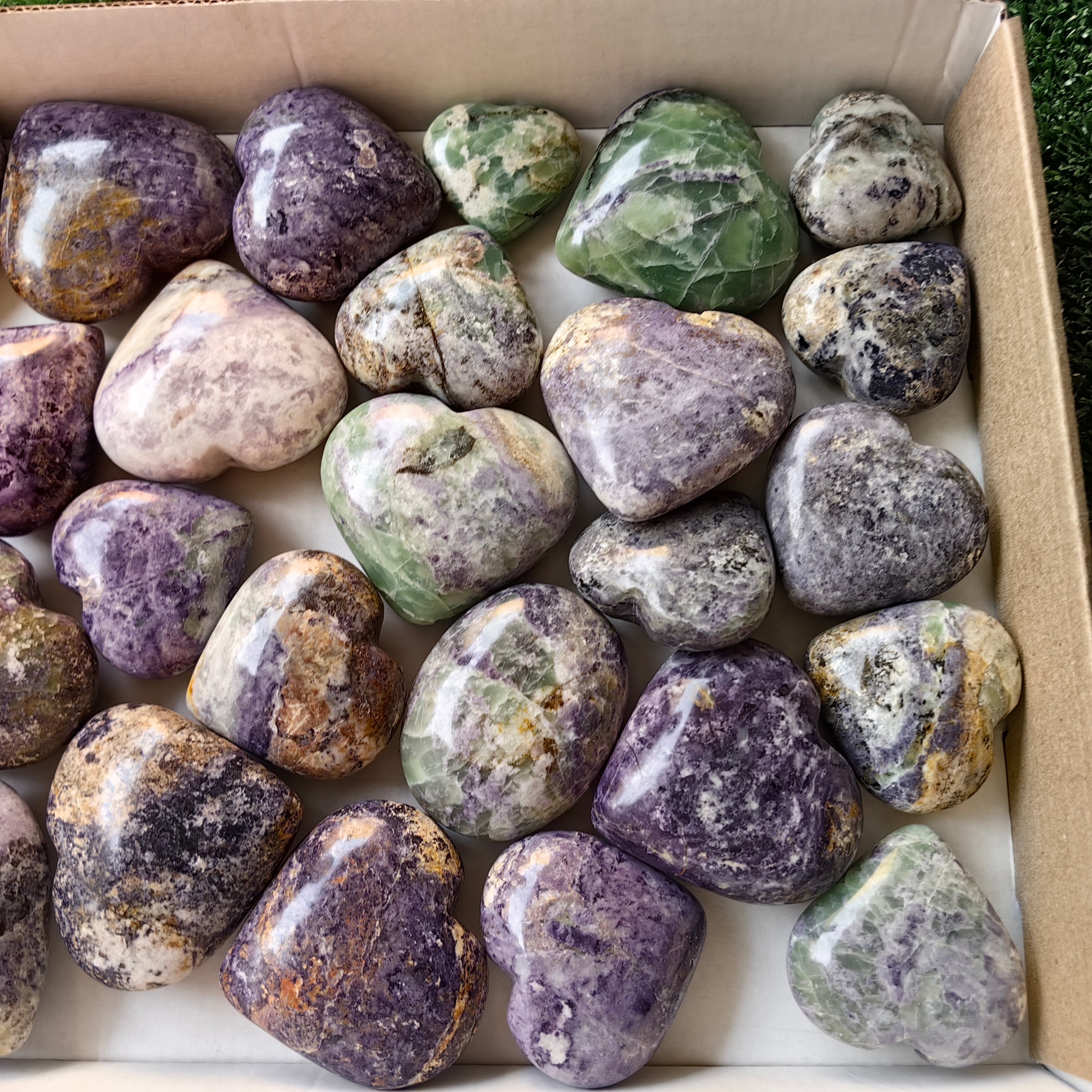 28 pc bolivianite hearts & palms