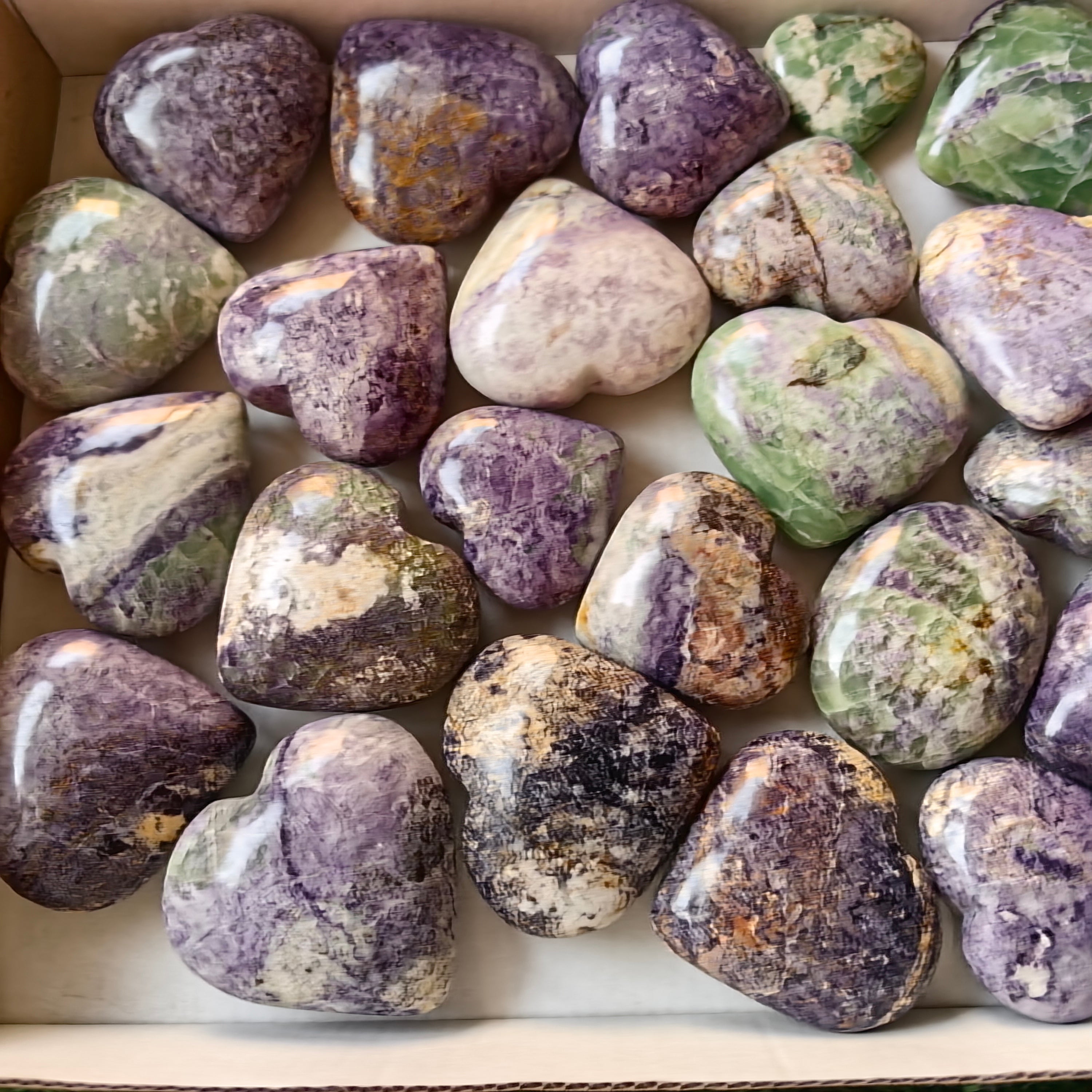 28 pc bolivianite hearts & palms