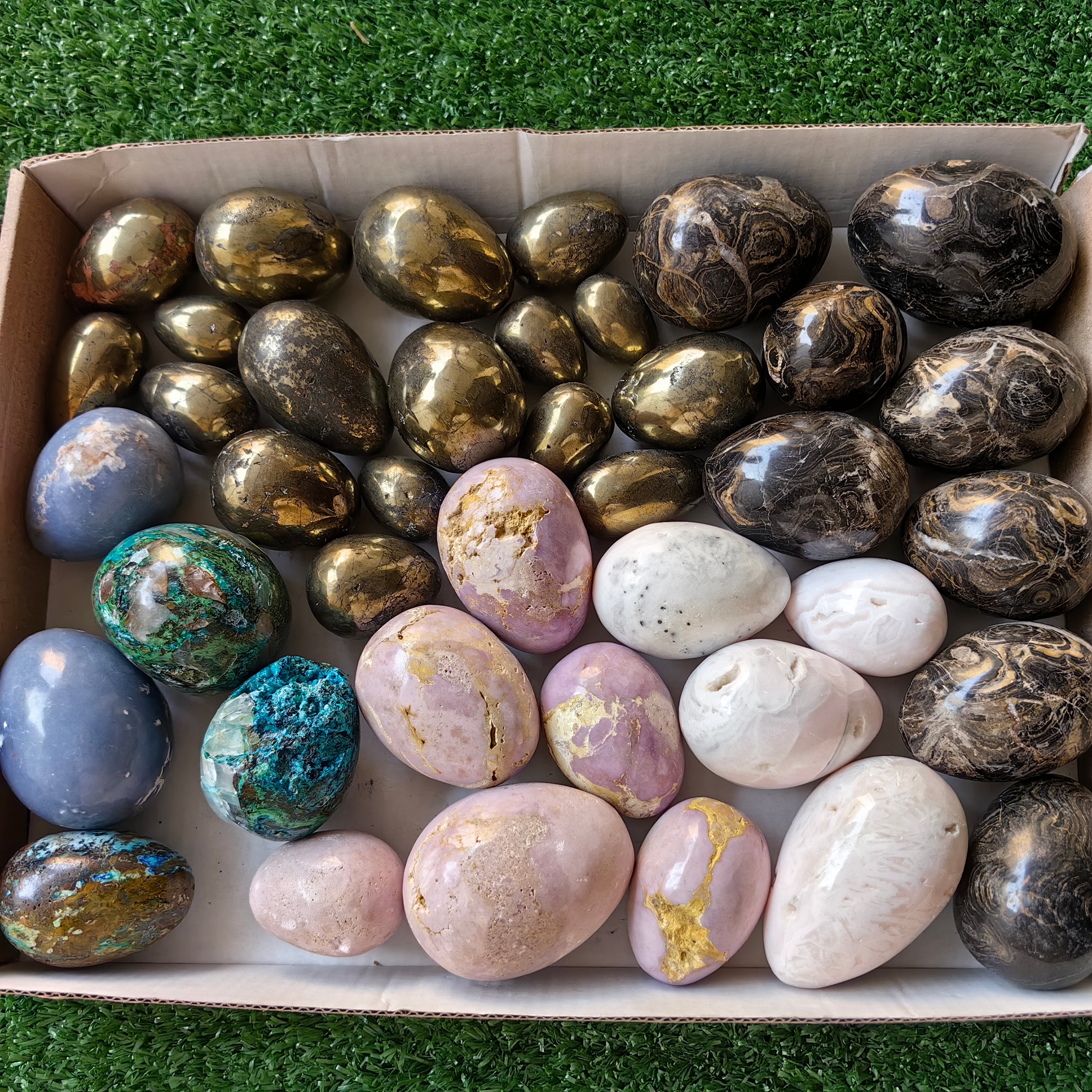40 pc mixted eggs chalcopyrite, mangano, stramatolite, phosphosiderite, angelite & chrysocolla