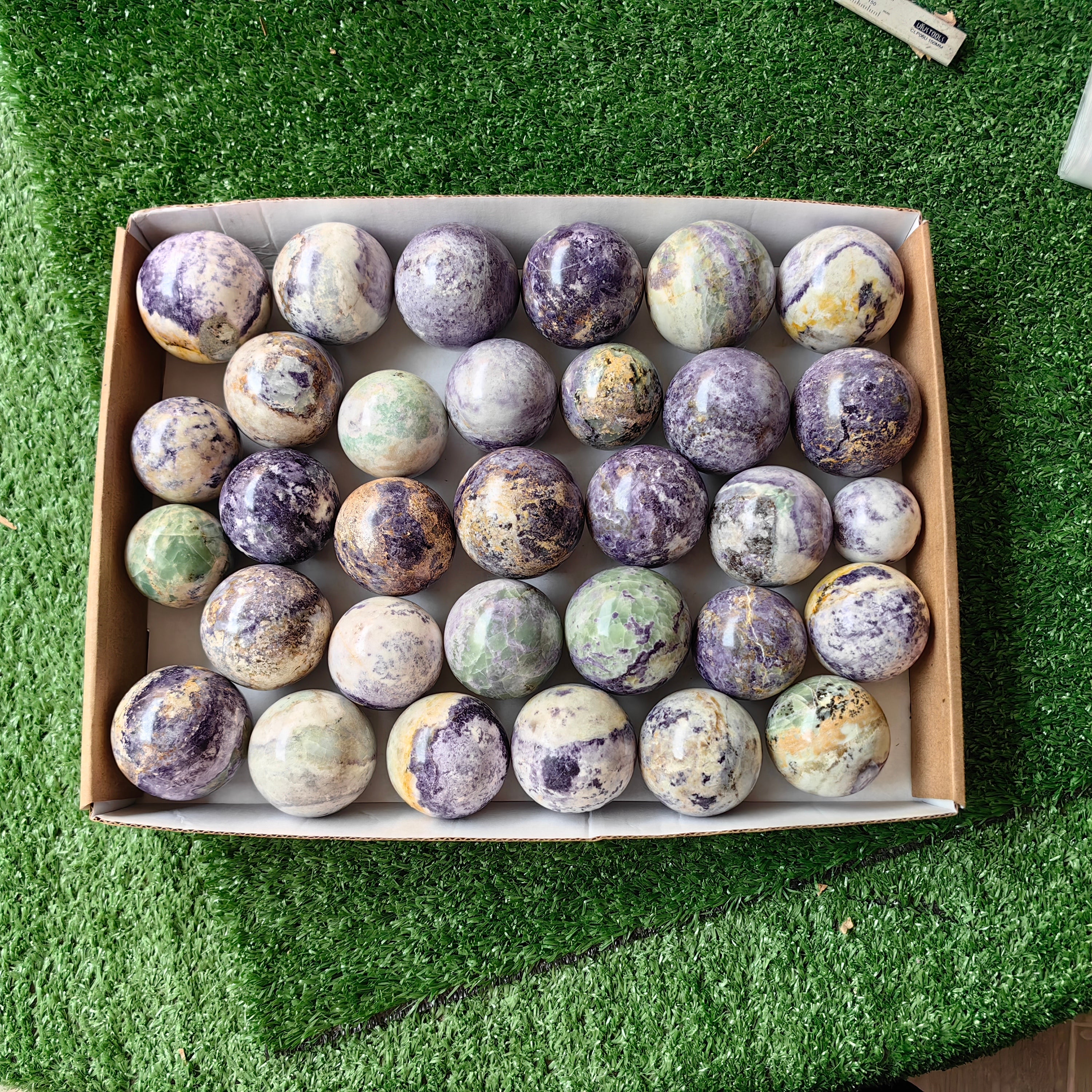 32 pc bolivianite spheres