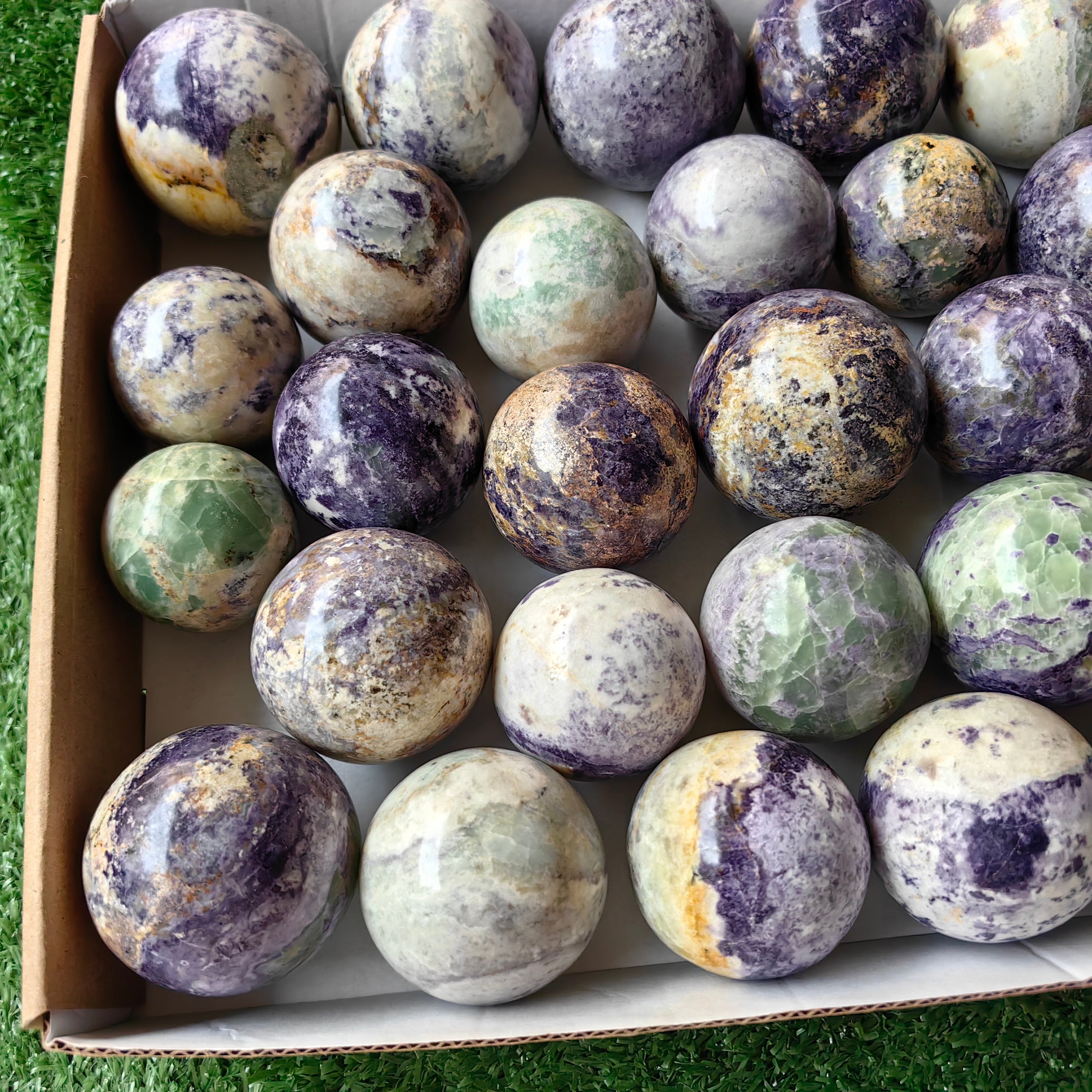32 pc bolivianite spheres