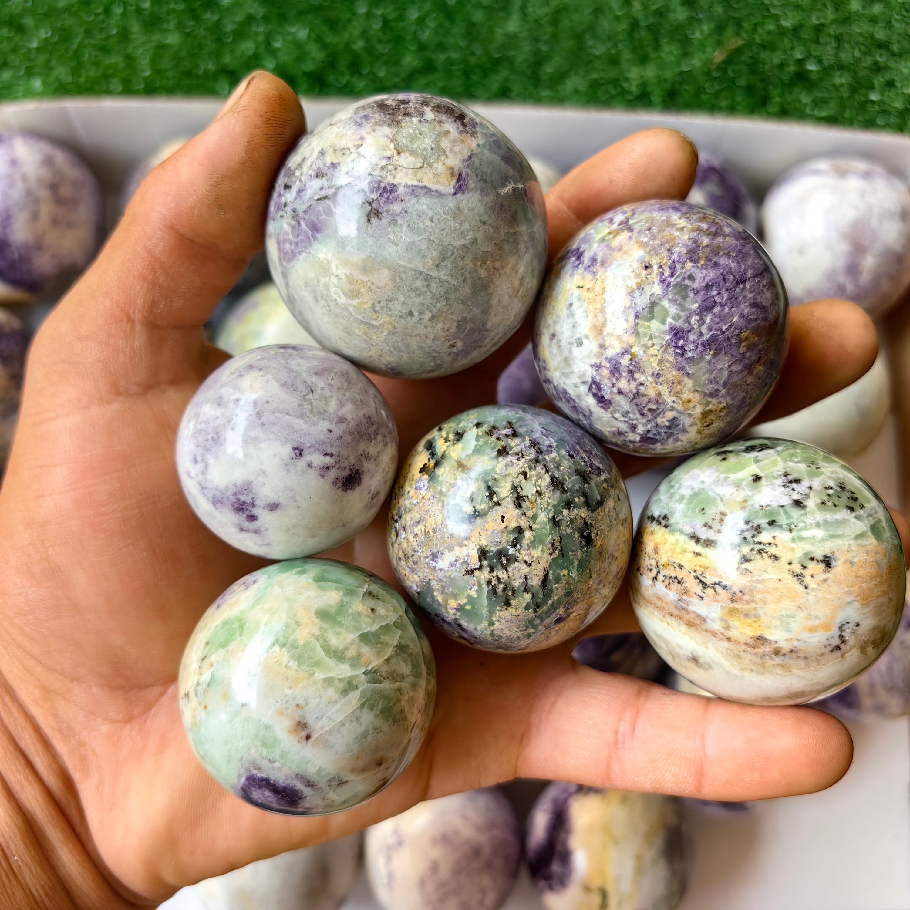 32 pc bolivianite spheres