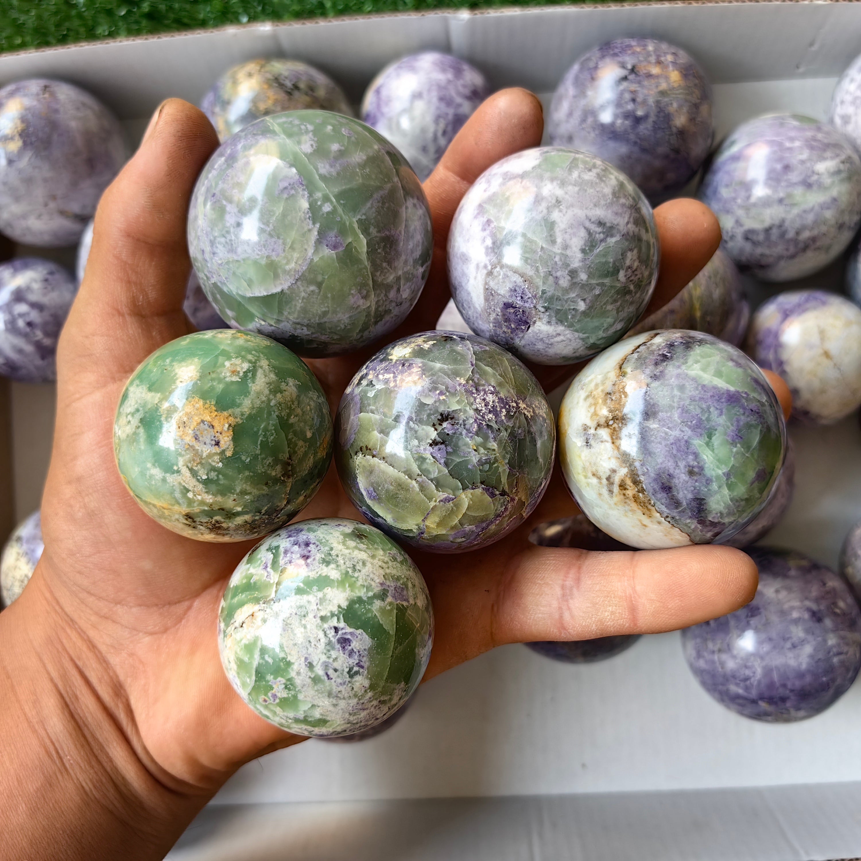 32 pc bolivianite spheres