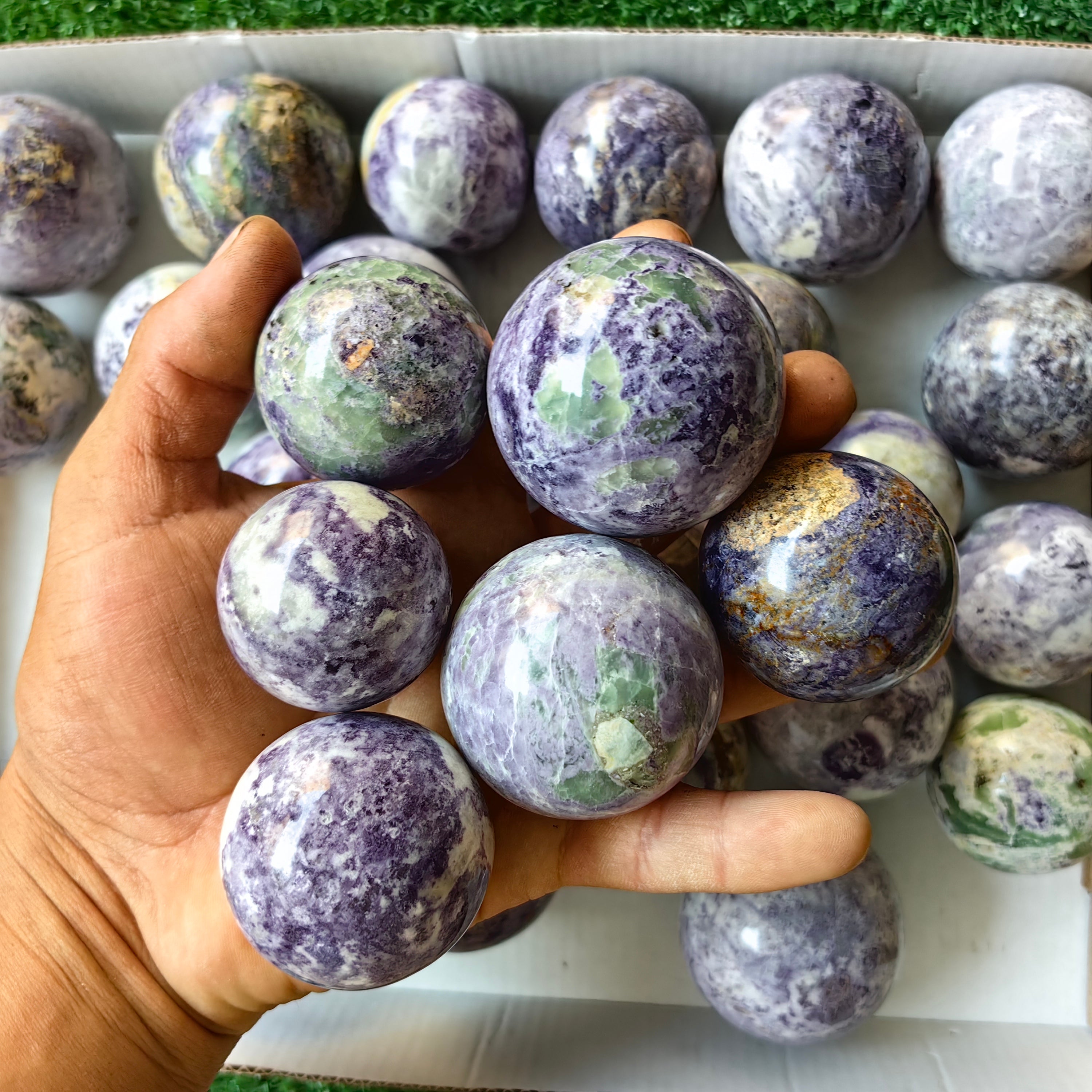 32 pc bolivianite spheres