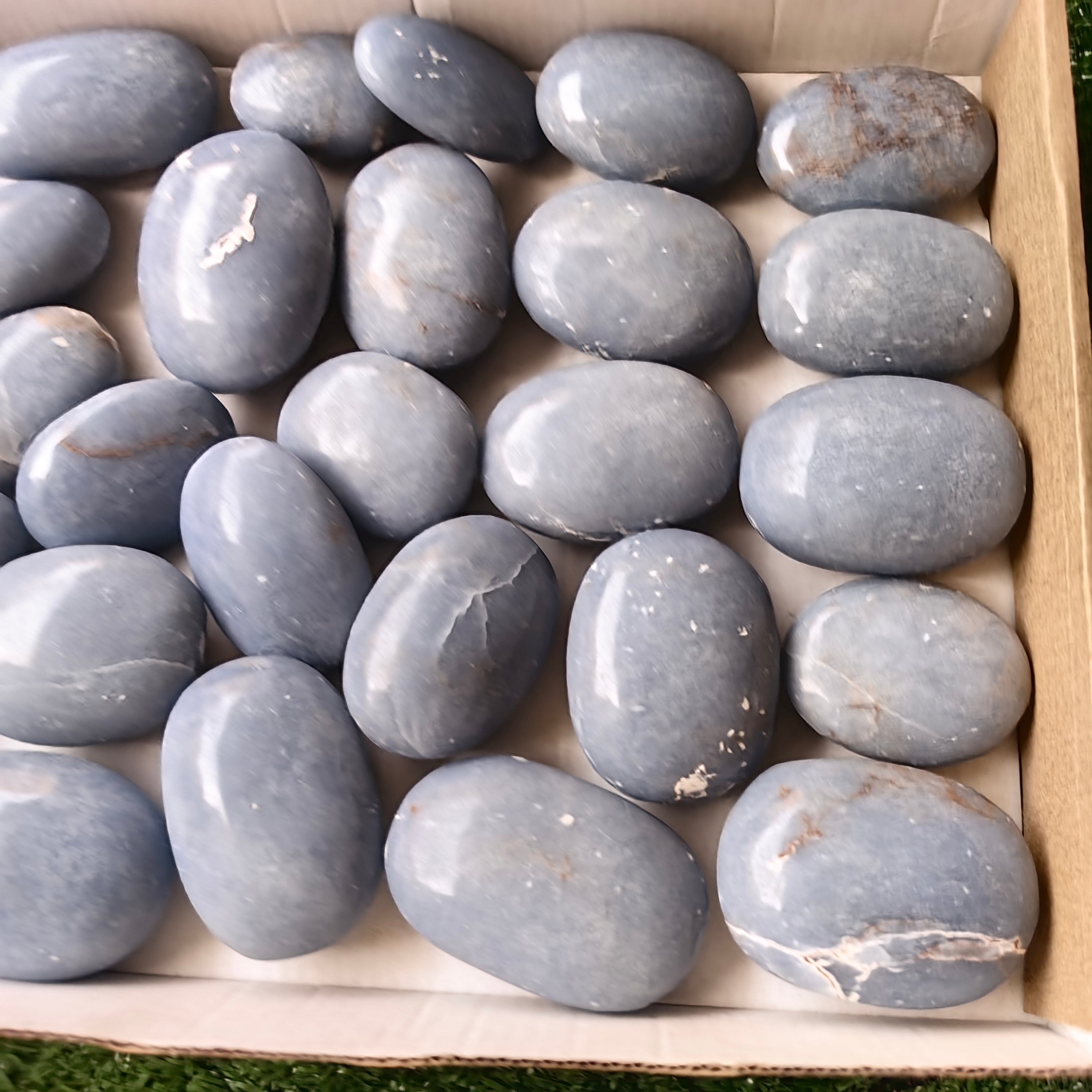 31 pc blue angelite palms
