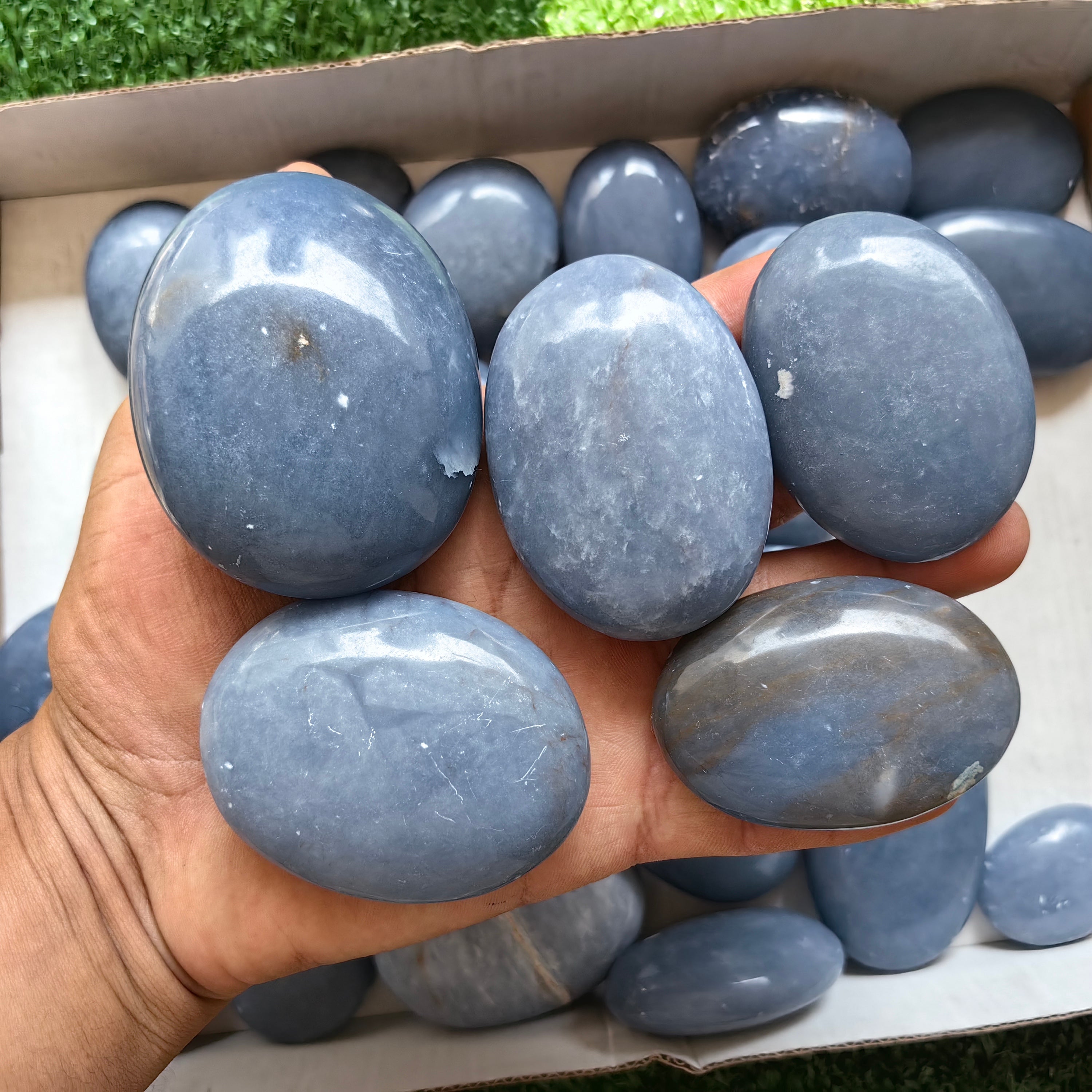 28 pc blue angelite palms