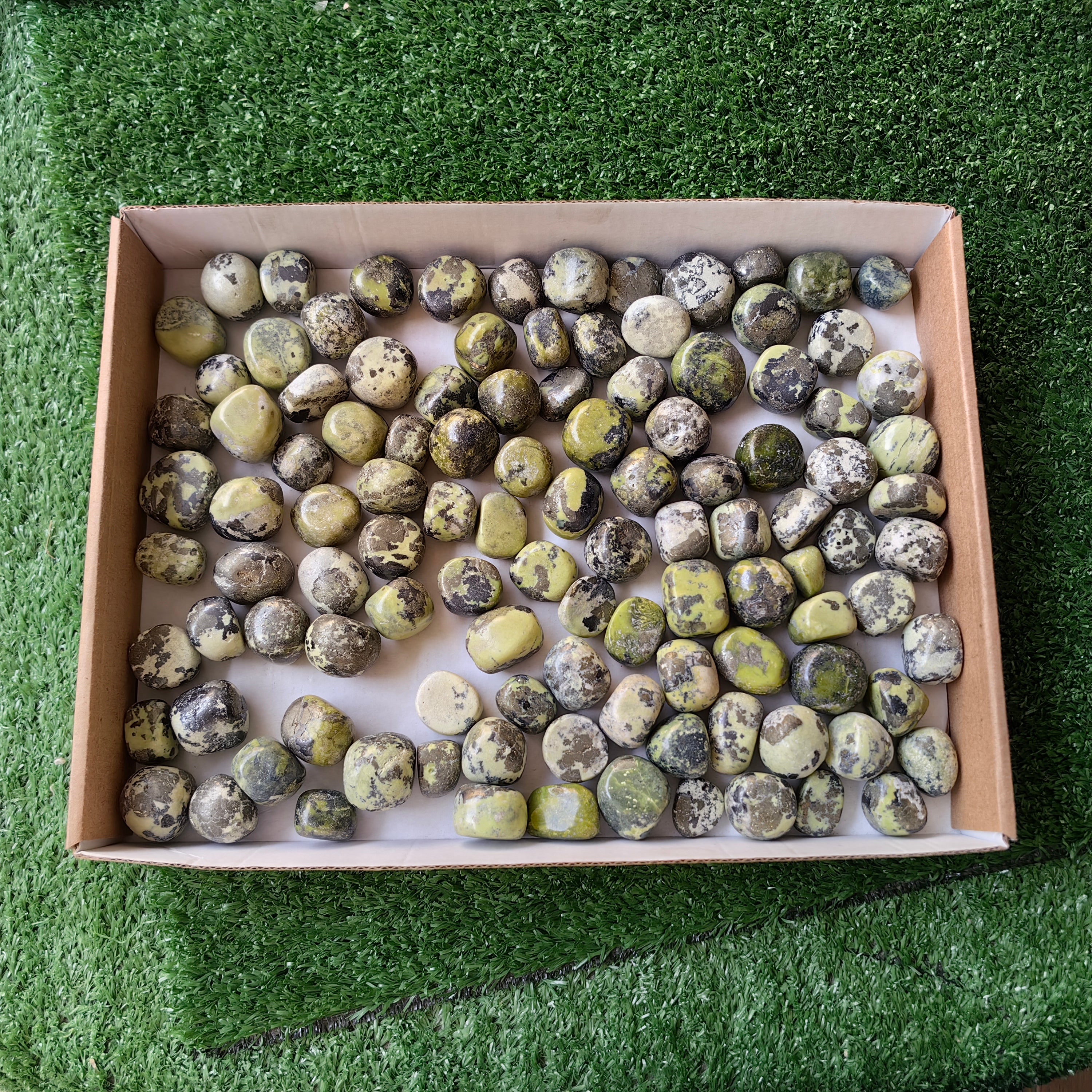 2 kg tumbled green serpentine