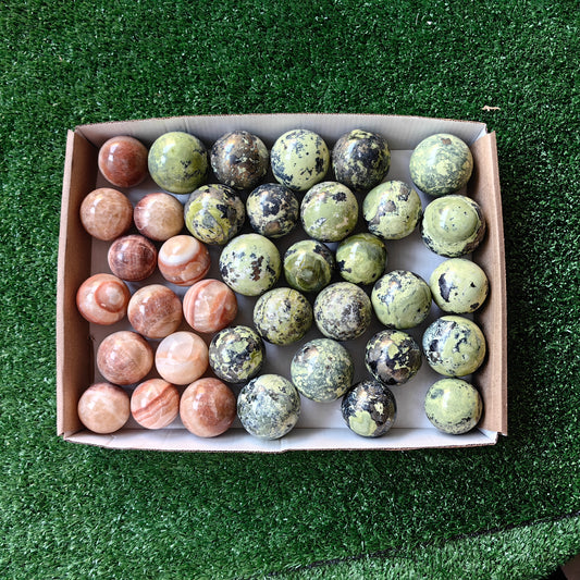 37 pc green serpentine & onix spheres