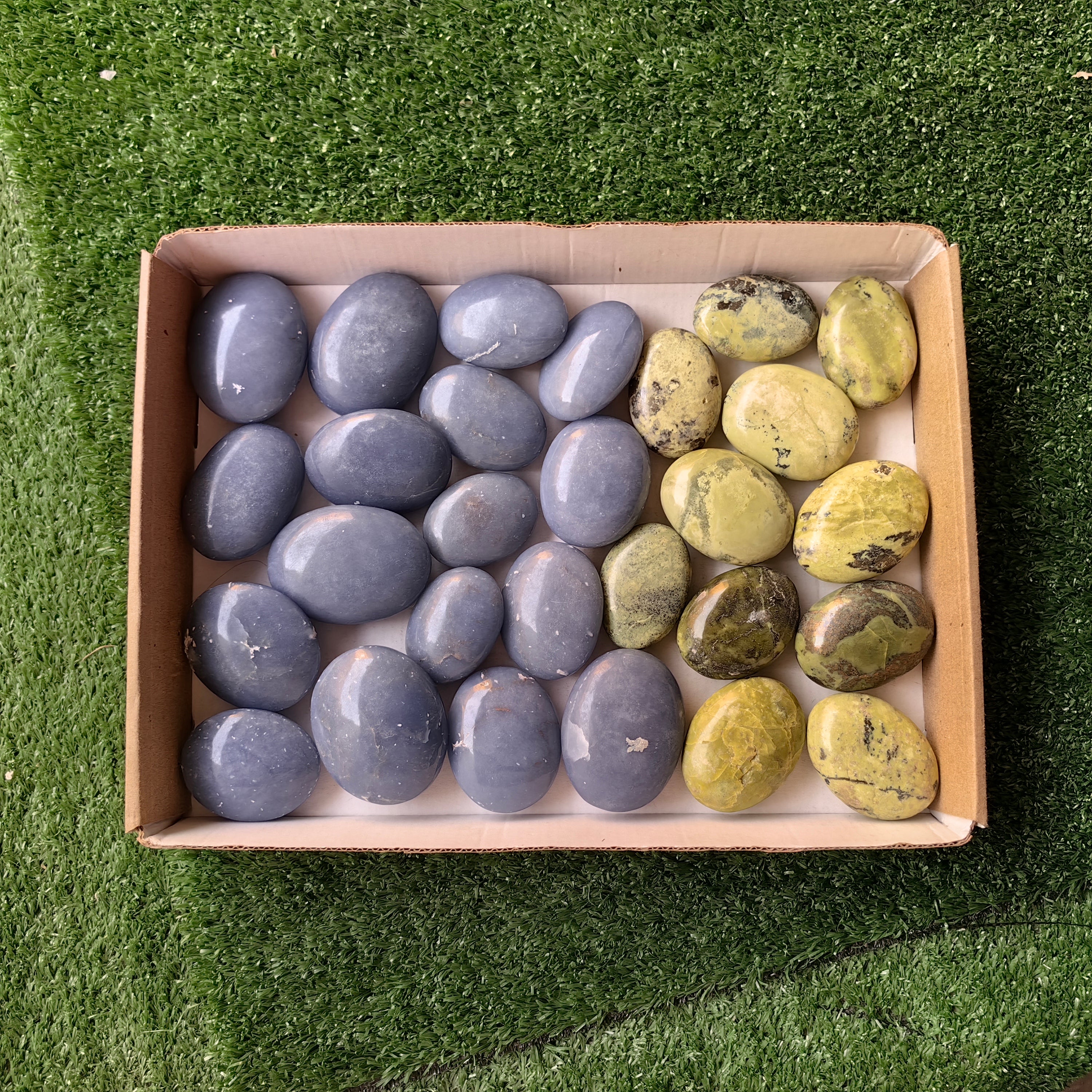 28 pc angelite & green serpentine palms