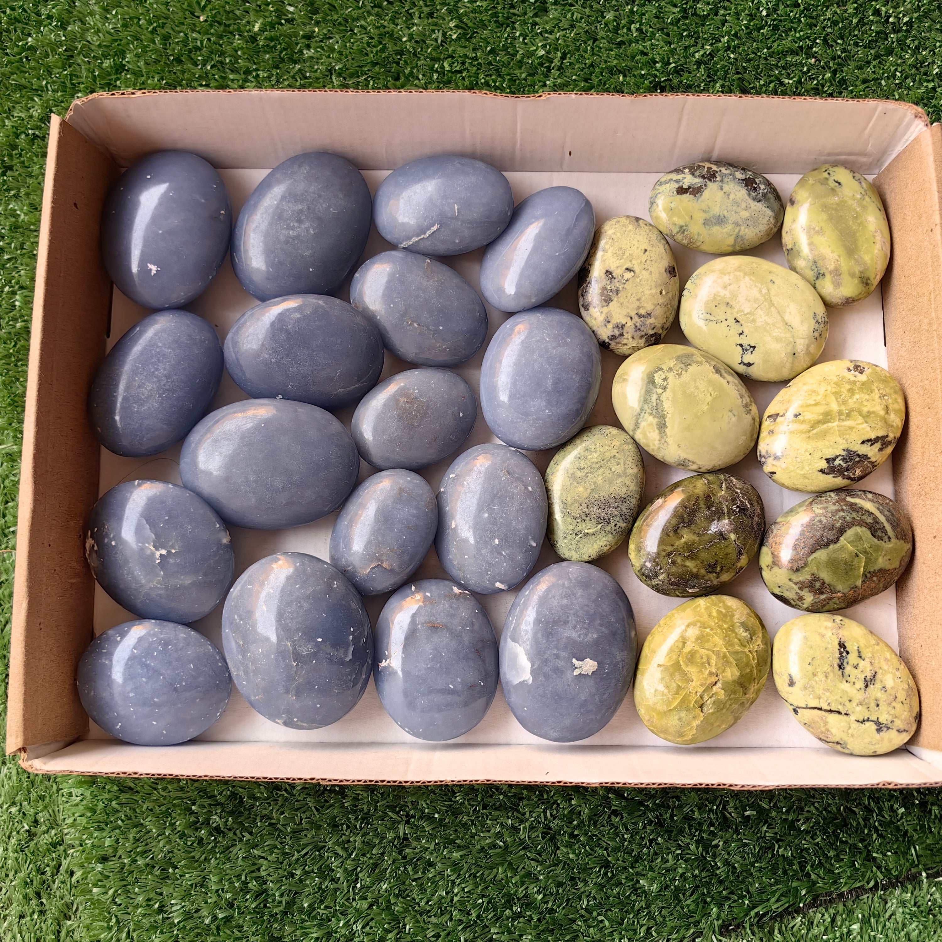 28 pc angelite & green serpentine palms