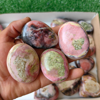 20 pc peruvian strawberry pink opal hearts & palms