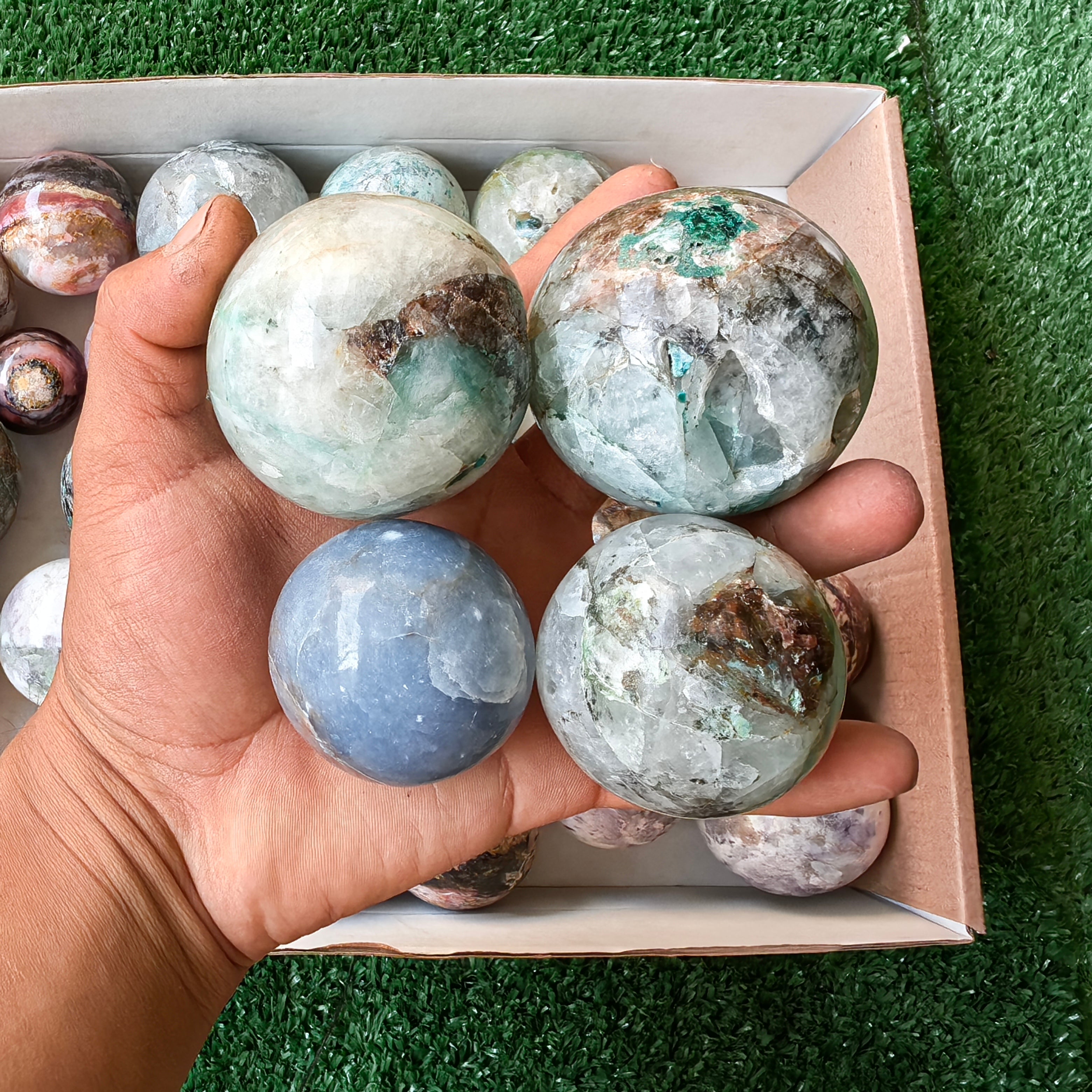 28 pc carving spheres in mixted stones