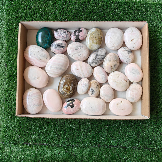 27 pc carving palms in mixted stones