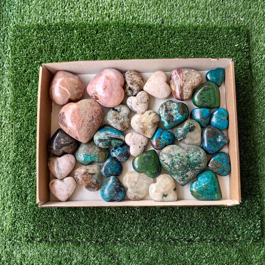 33 pc carving heart in mixted stones