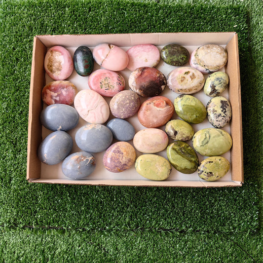 28 pc carving palms in mixted stones
