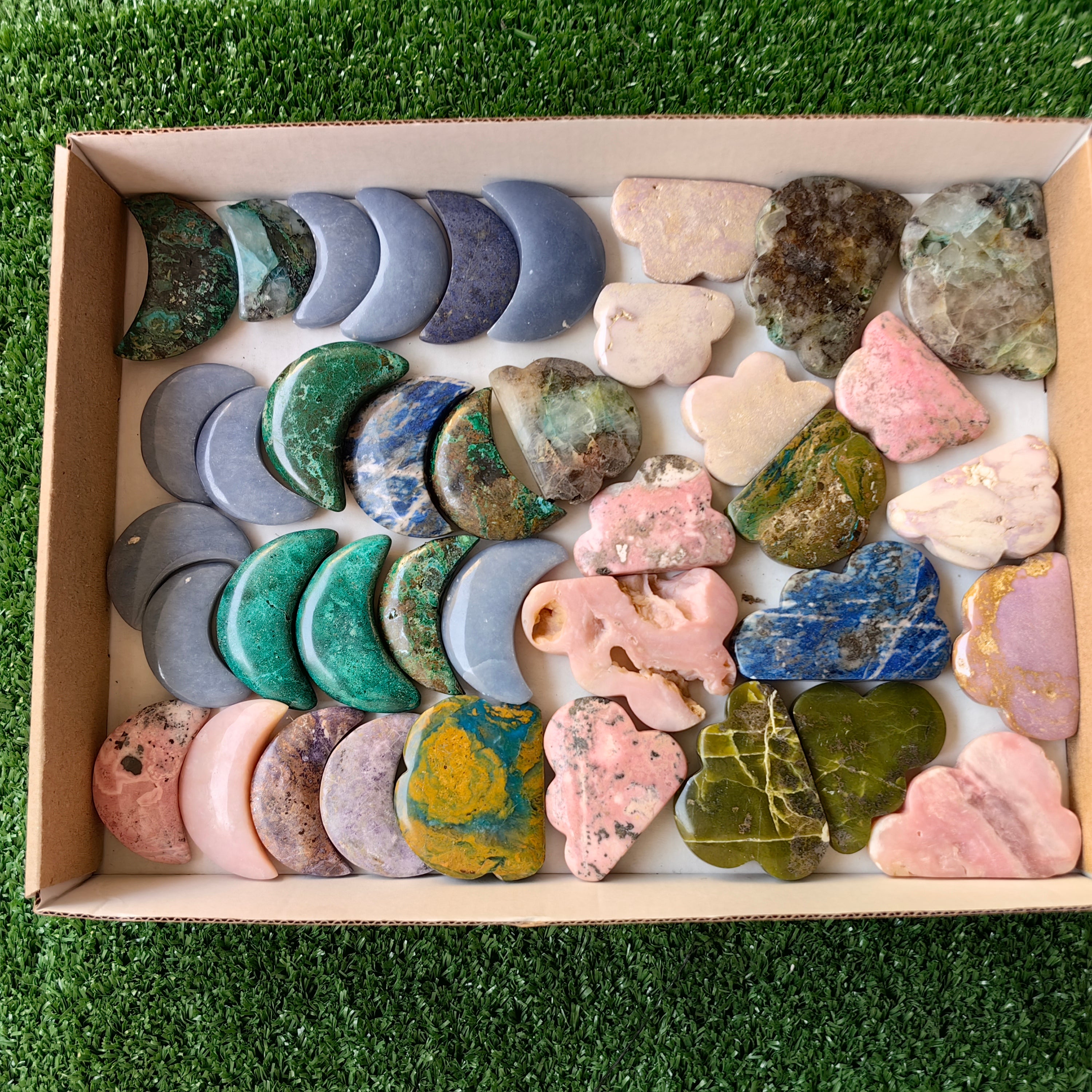 39 pc carving moons & clouds in mixted stones