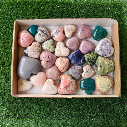 28 pc carving hearts in mixted stones