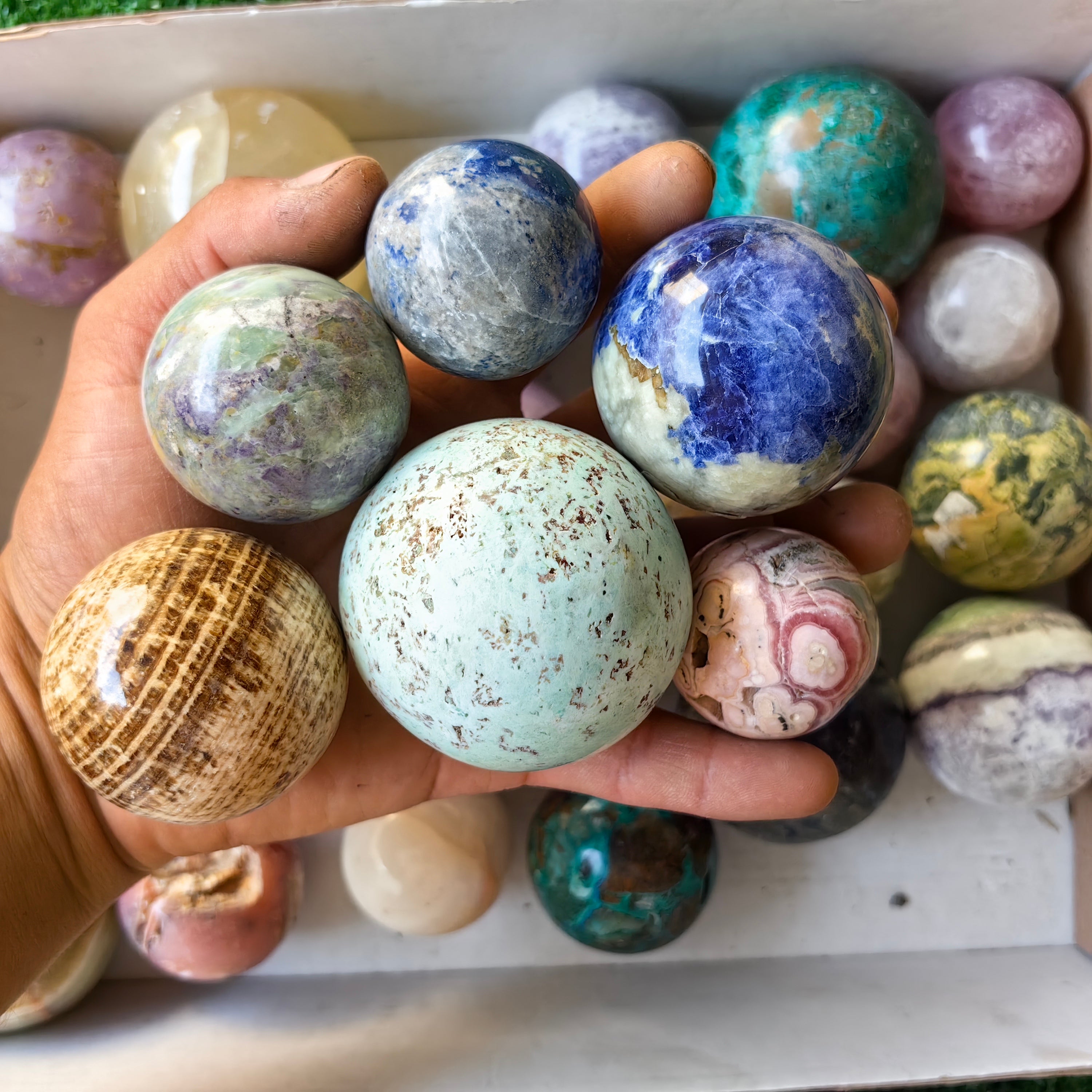 31 pc carving spheres in mixted stones