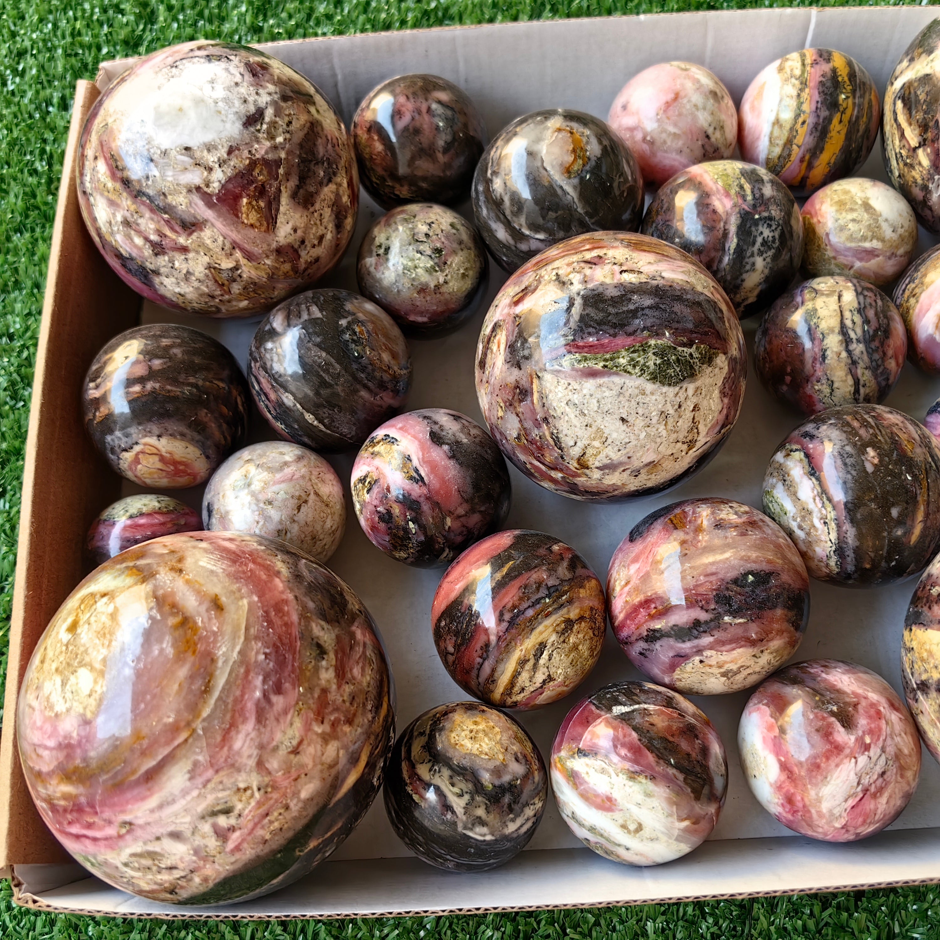 28 pc peruvian strawberry pink opal spheres