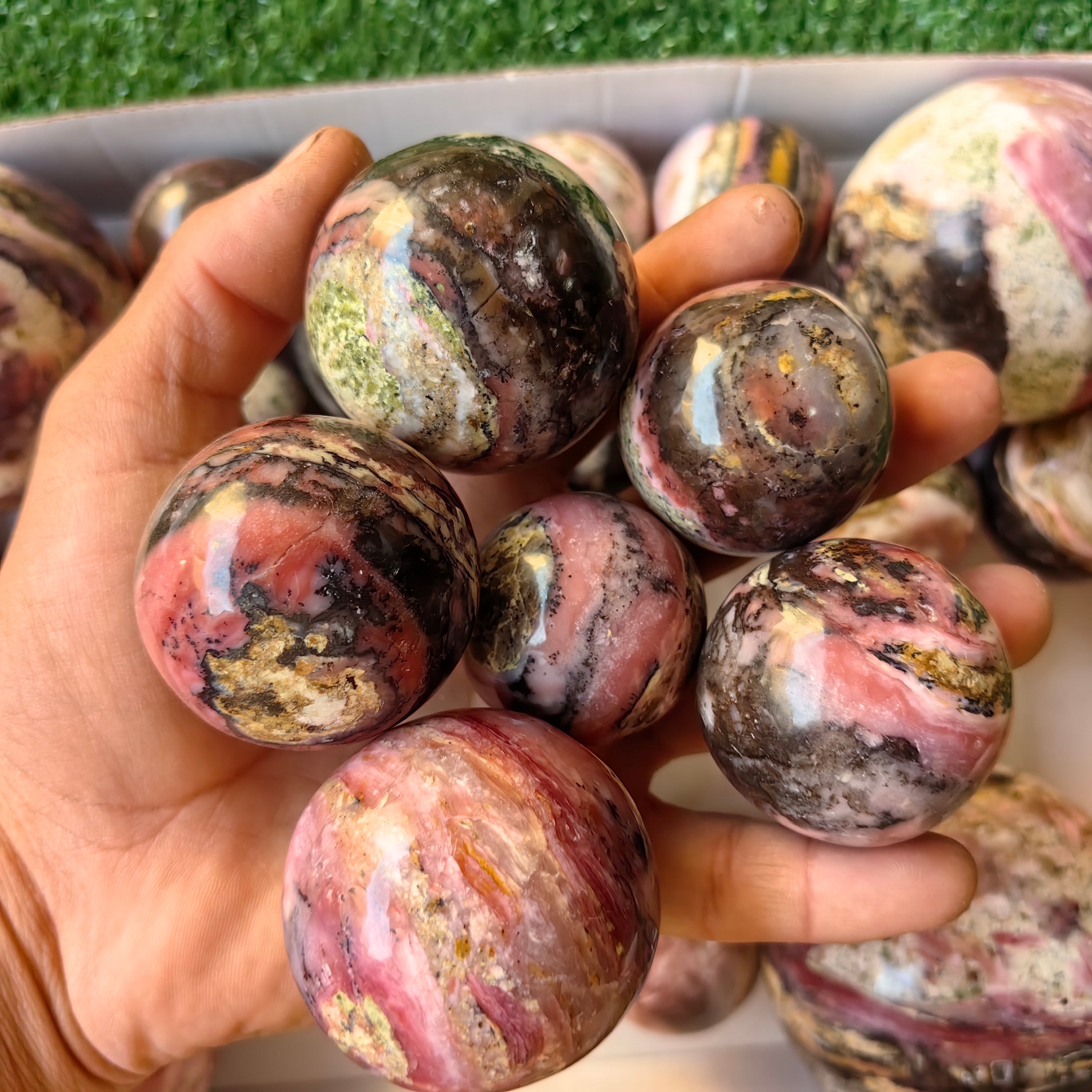 28 pc peruvian strawberry pink opal spheres