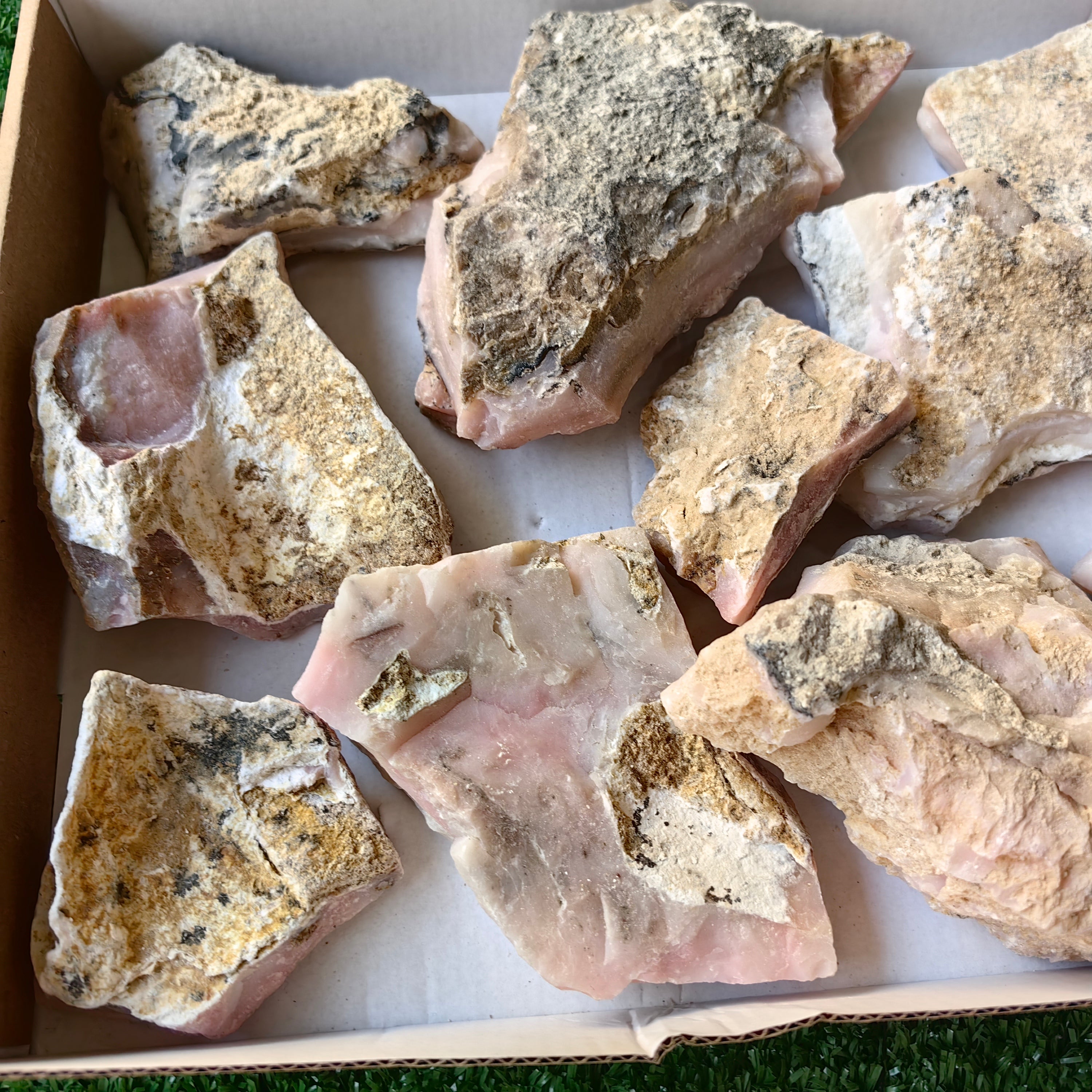 2 kg Pink Opal Rough Peru