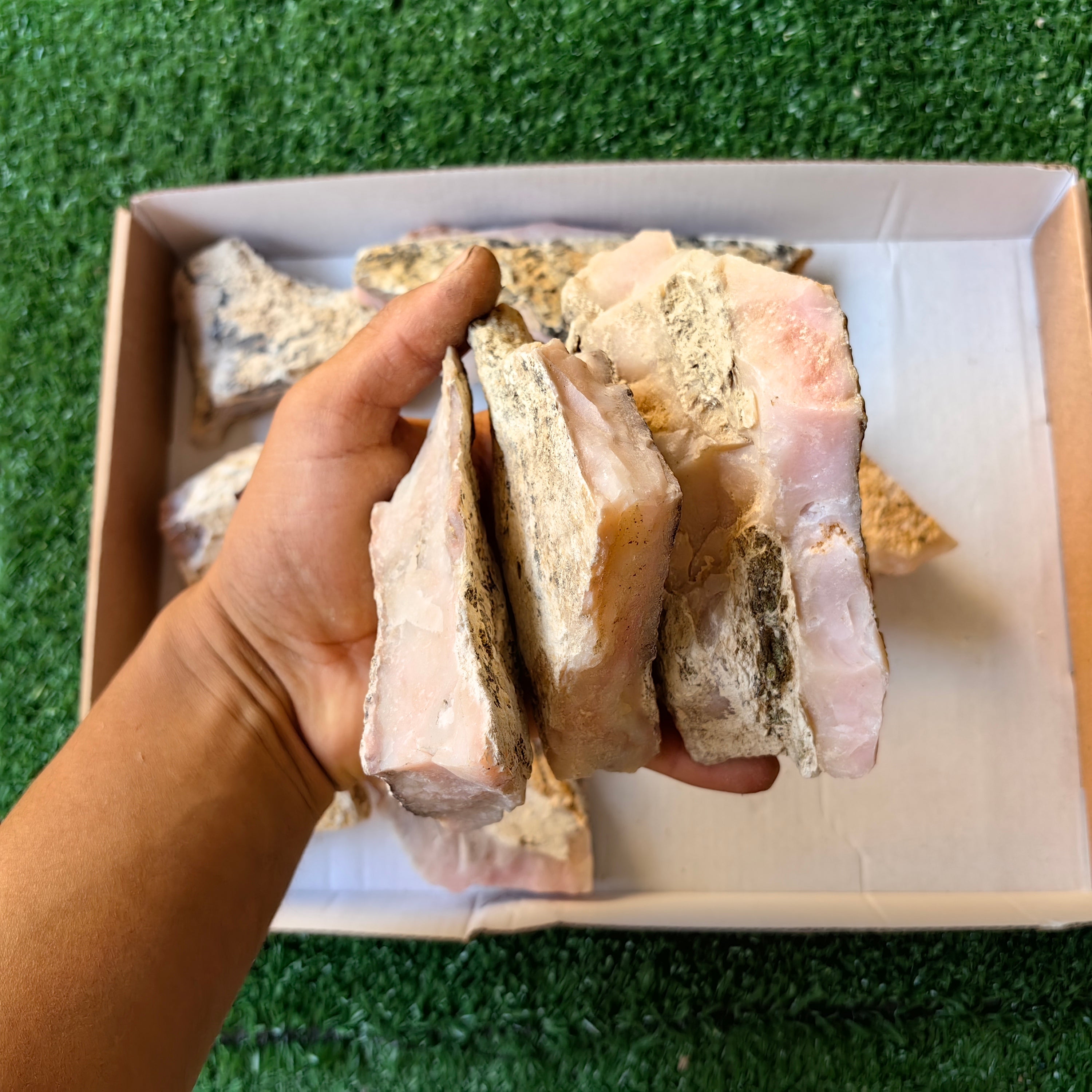 2 kg Pink Opal Rough Peru