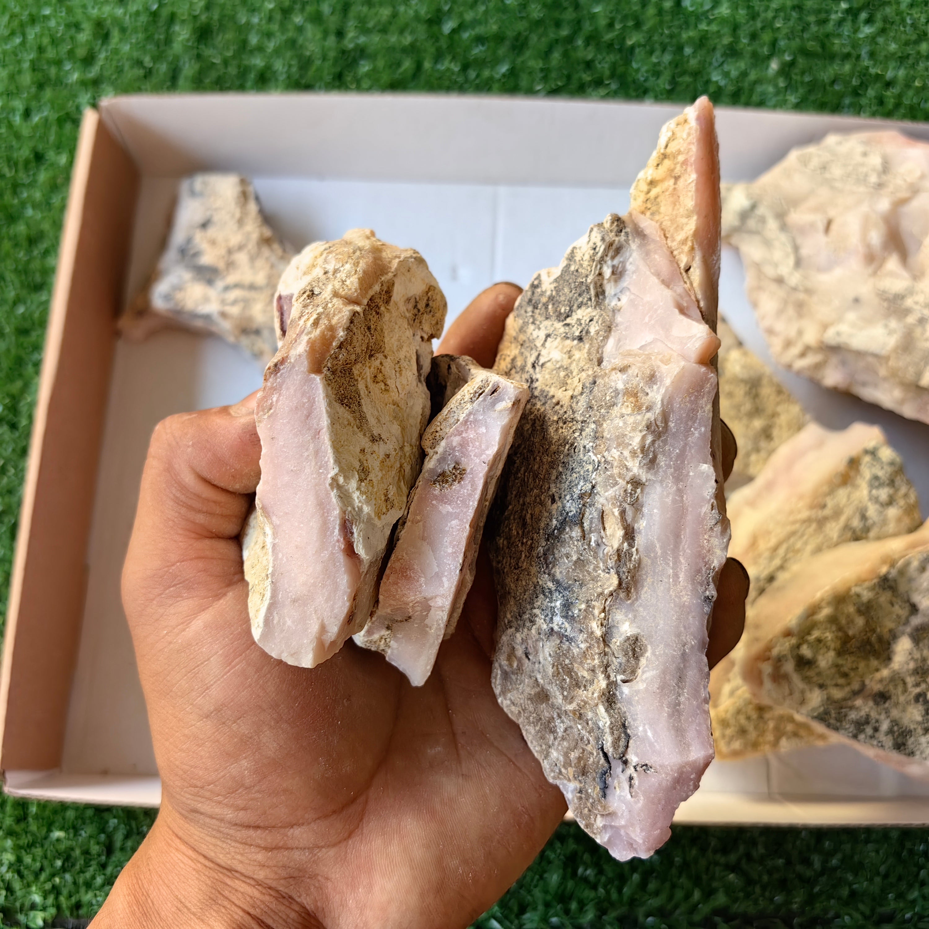 2 kg Pink Opal Rough Peru