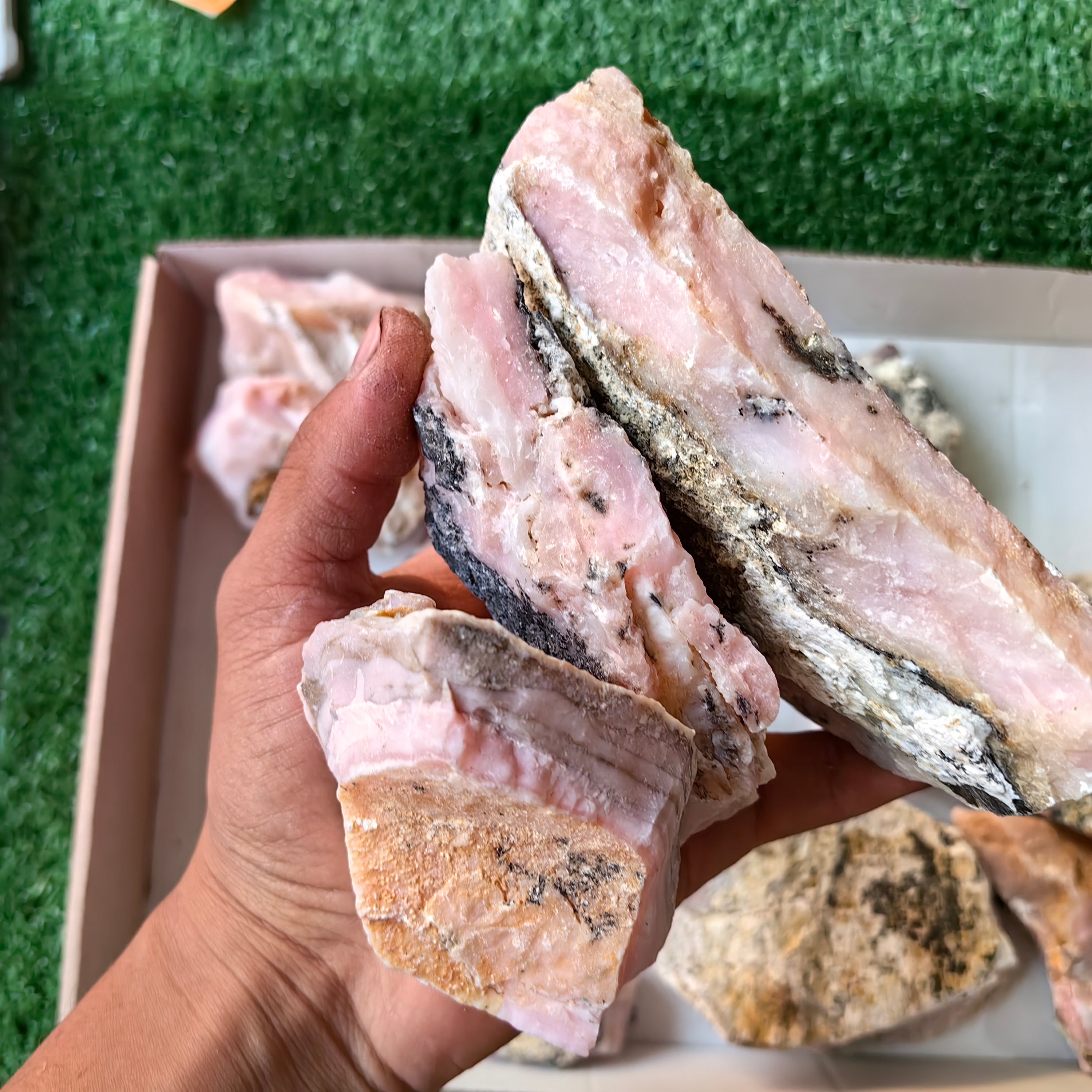 2 kg Pink Opal Rough Peru