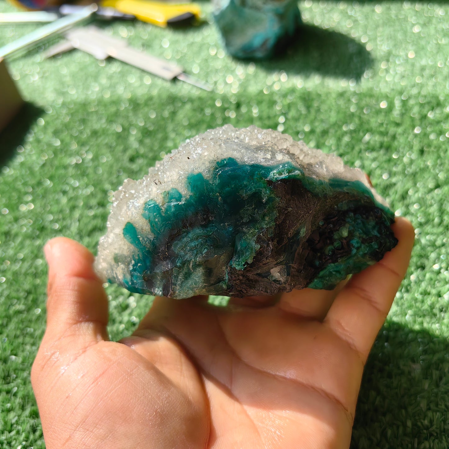 400 grams High grade Peruvian gem silica rough