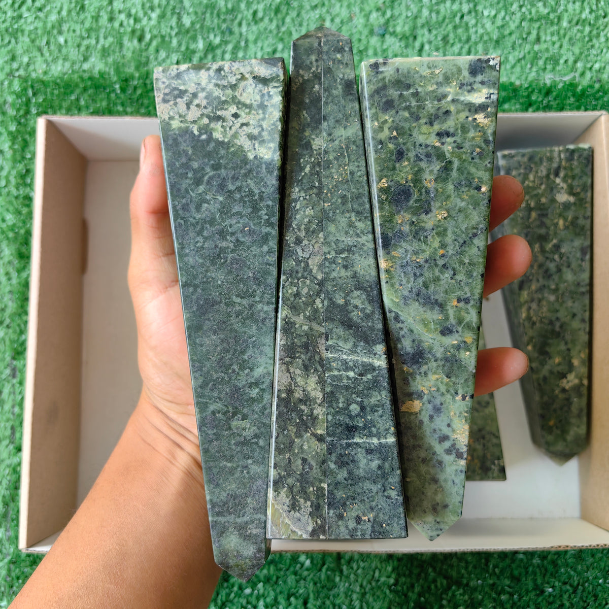 Nefrite Texture 7 pc bic nefrite towers – INKA MINERALS PERU