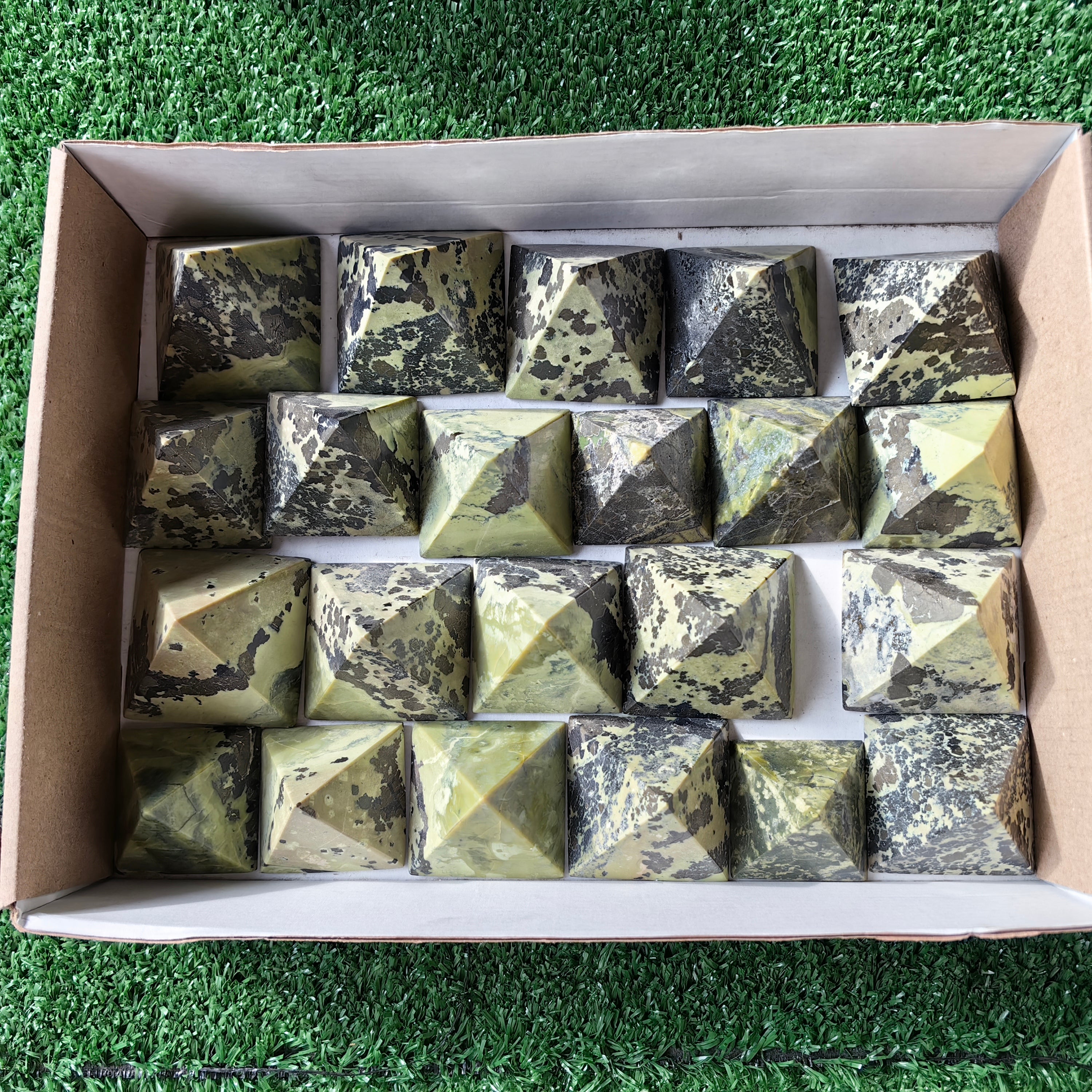 22 pc green serpentine with pyrite pyramids