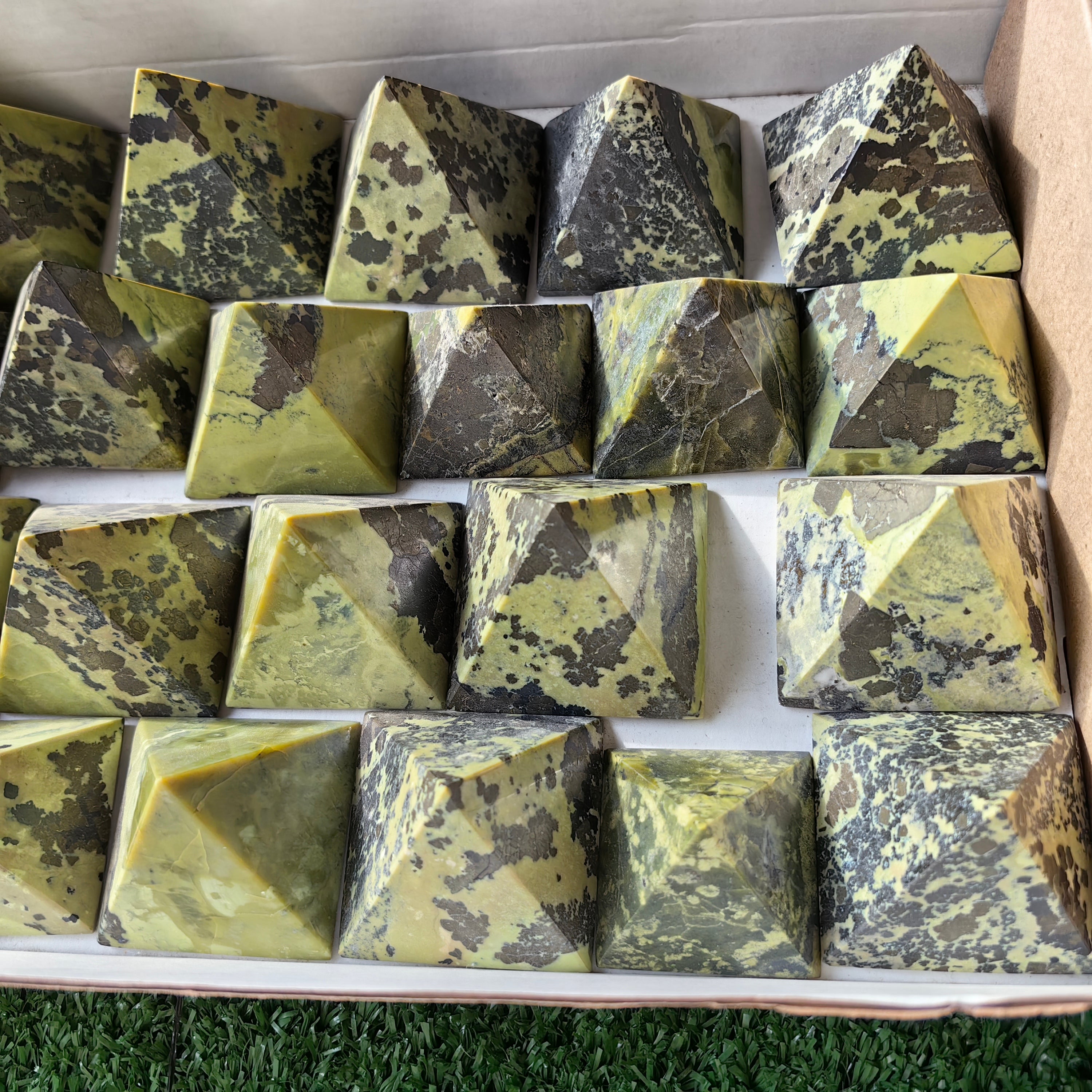 22 pc green serpentine with pyrite pyramids