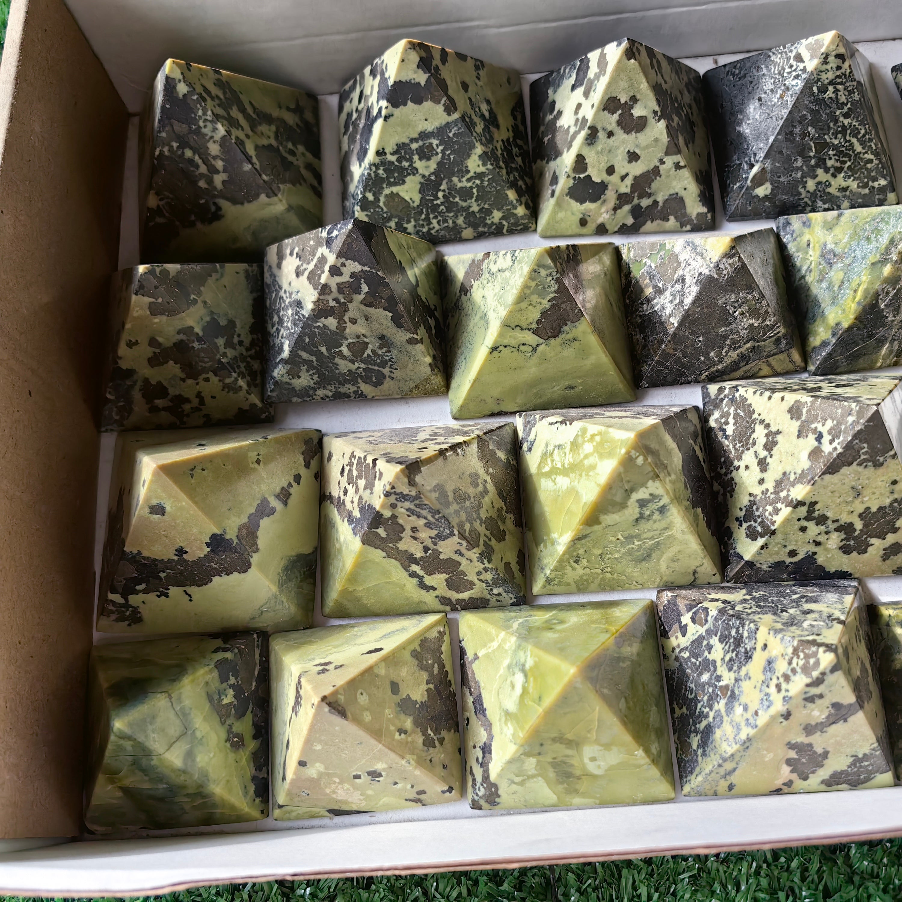 22 pc green serpentine with pyrite pyramids