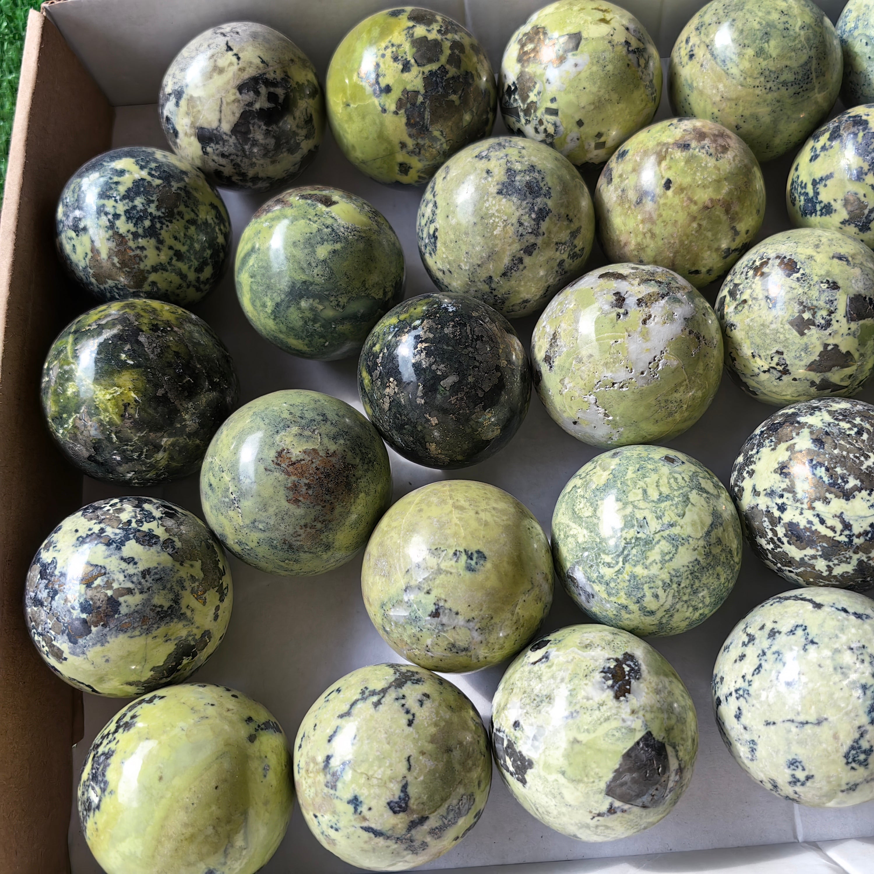 31 pc green serpentine with pyrite spheres