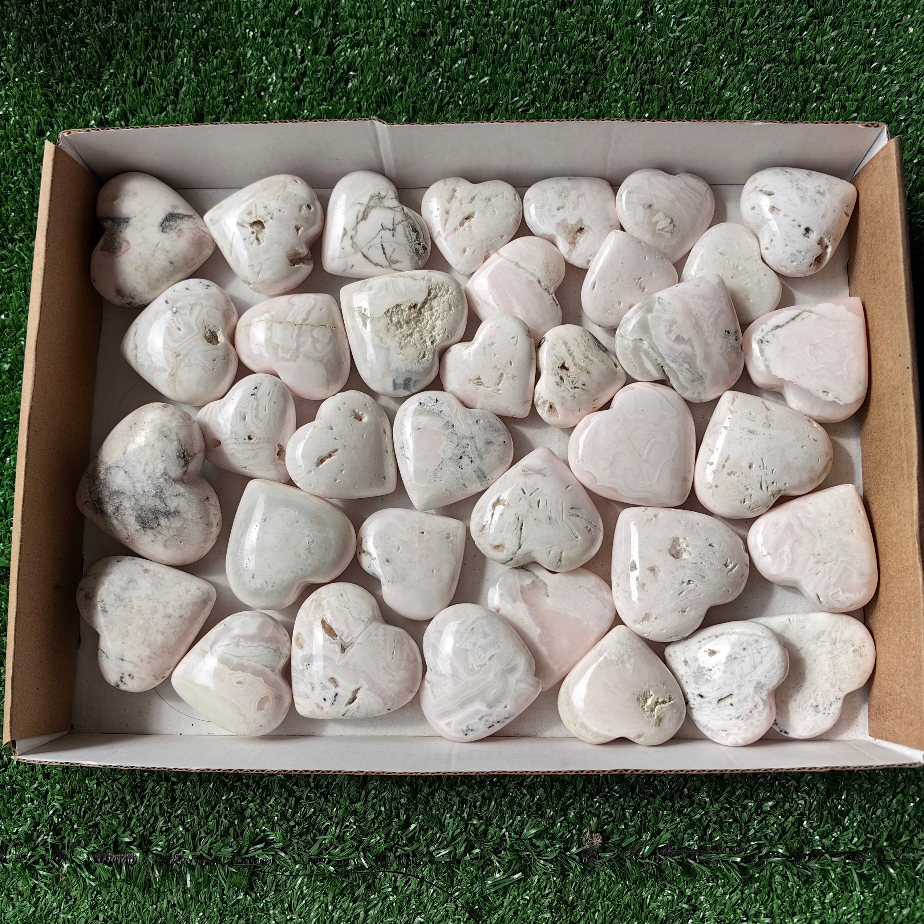36 pc mangano calcite flourecent hearts