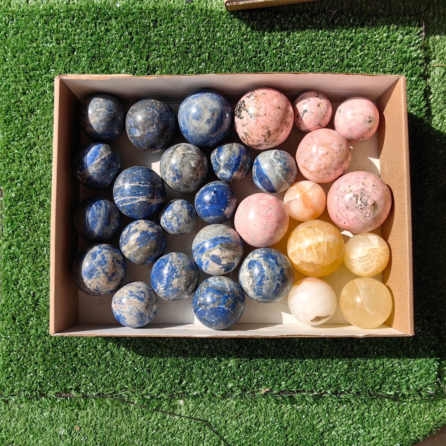 29 pc rhodonite, yellow onix & lapiz lazuli spheres