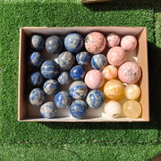 29 pc rhodonite, yellow onix & lapiz lazuli spheres