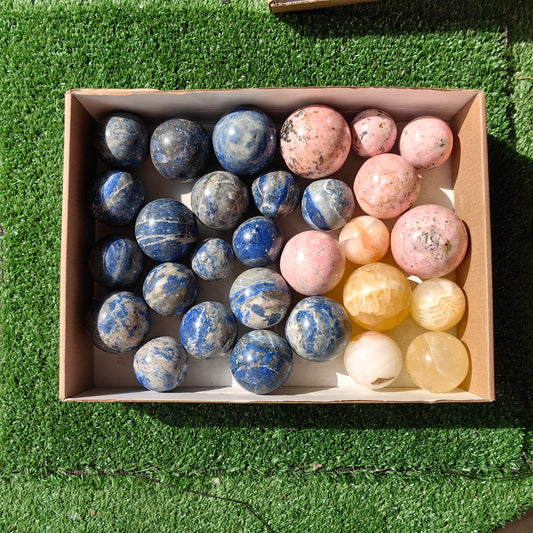 29 pc rhodonite, yellow onix & lapiz lazuli spheres