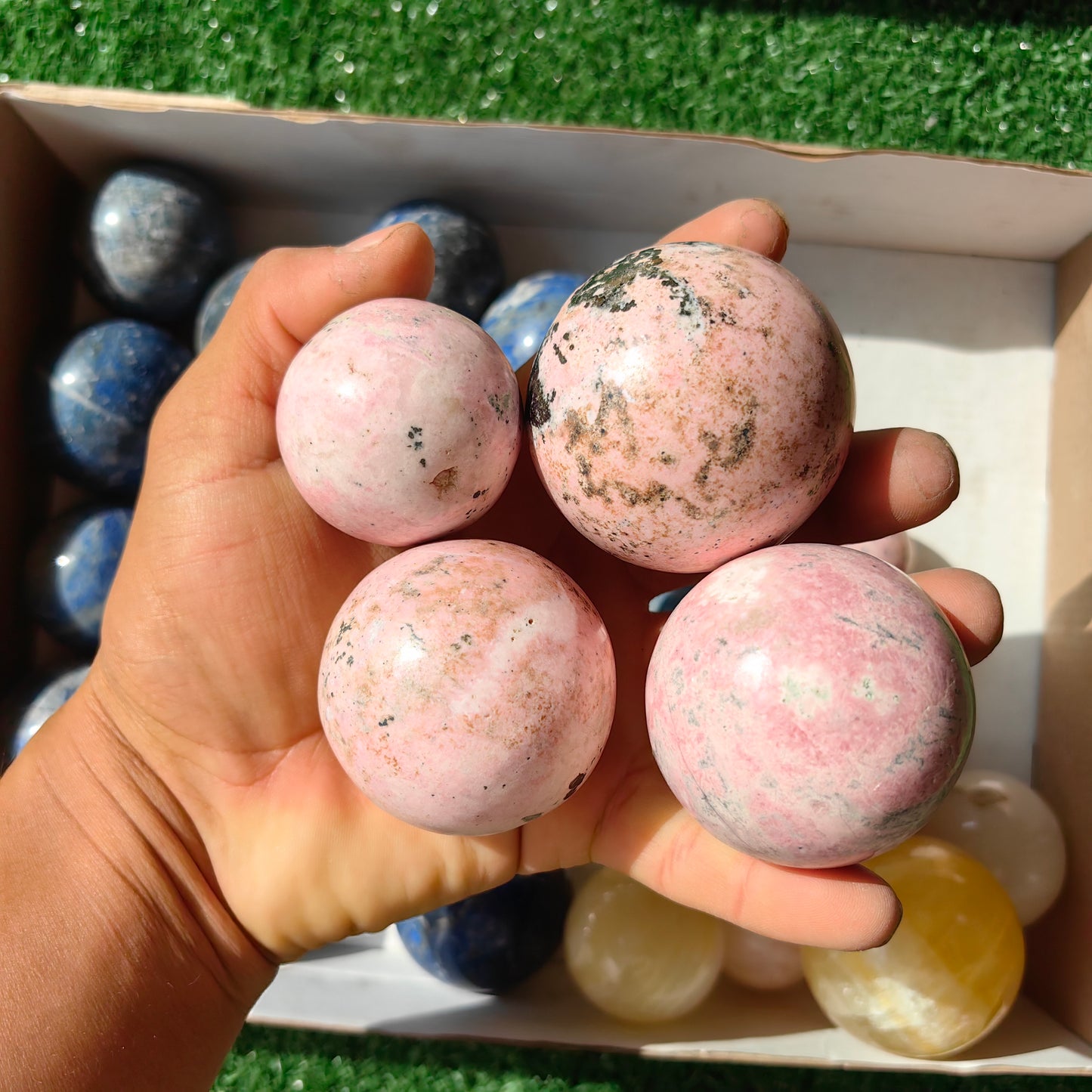 29 pc rhodonite, yellow onix & lapiz lazuli spheres