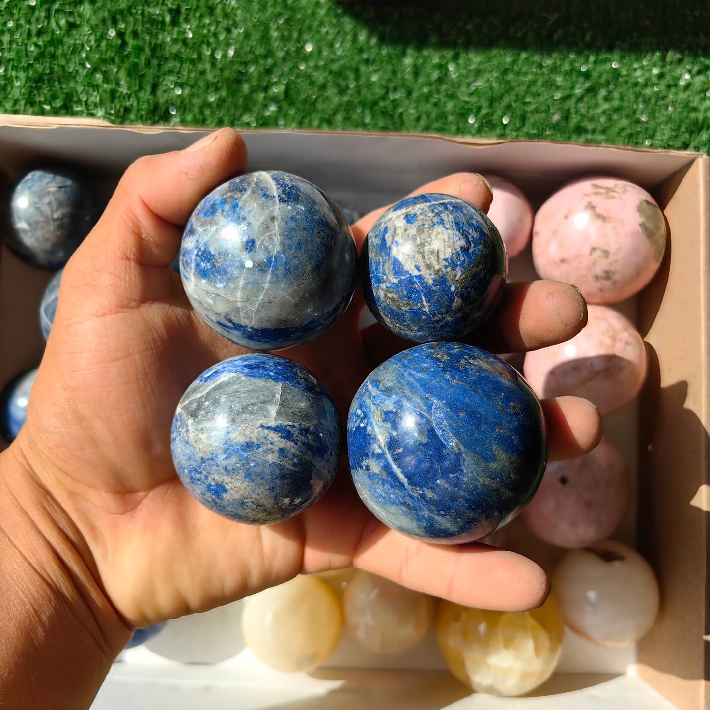 29 pc rhodonite, yellow onix & lapiz lazuli spheres