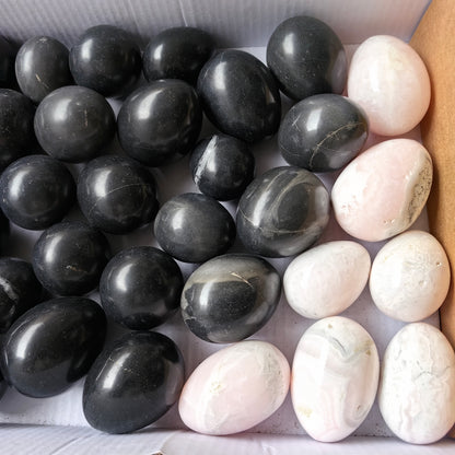 35 pc mangano calcite & black onix eggs