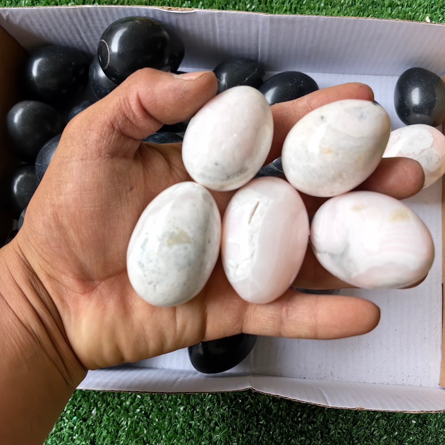 35 pc mangano calcite & black onix eggs