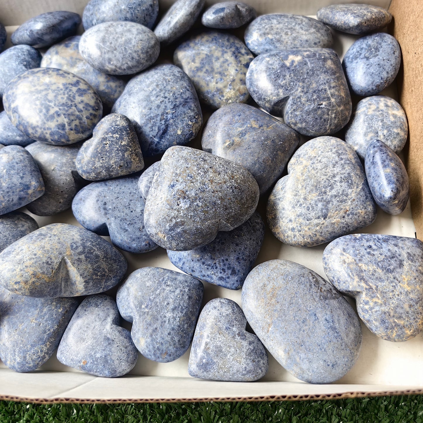 40 pc dumortorite palms & hearts