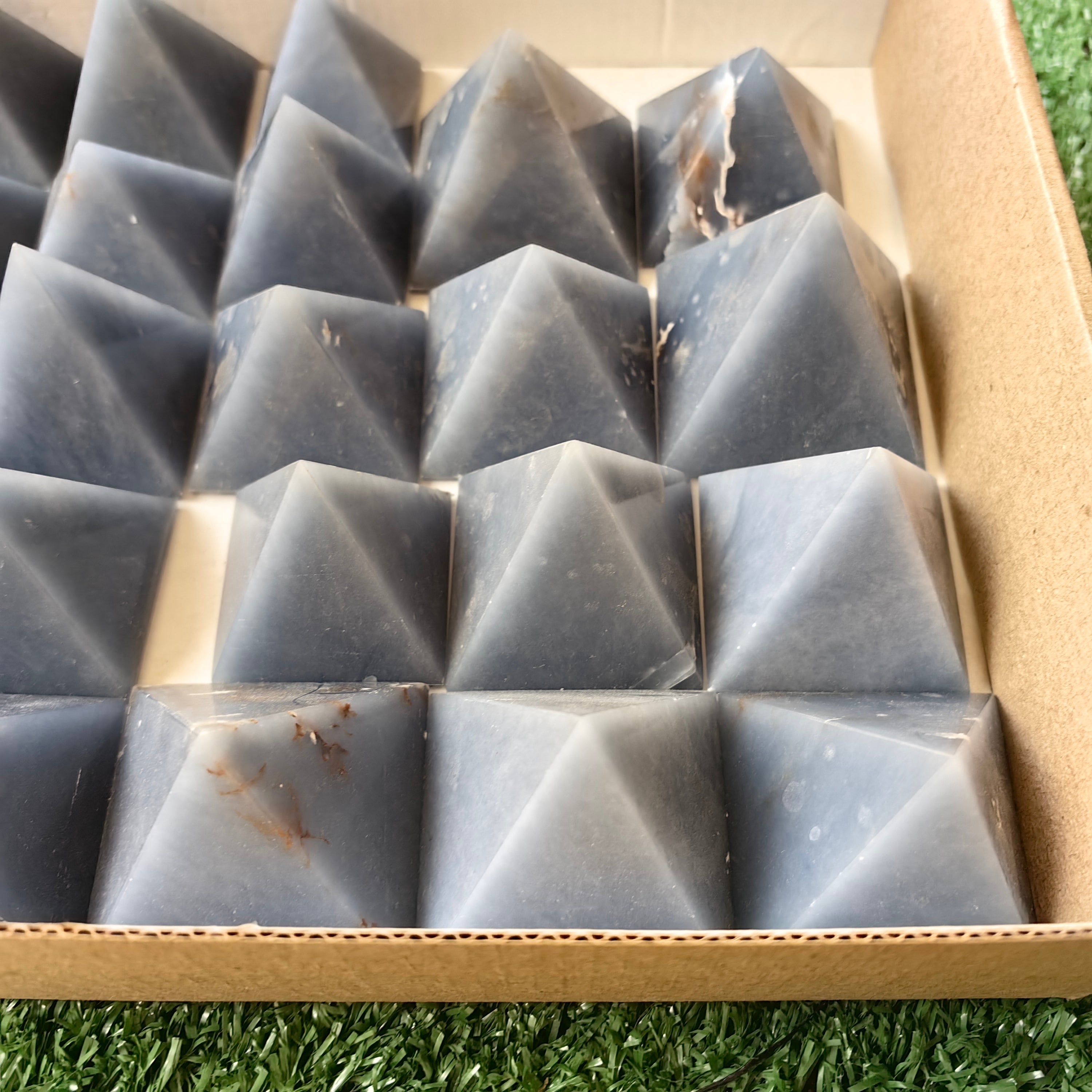 28 pc blue angelite pyramids