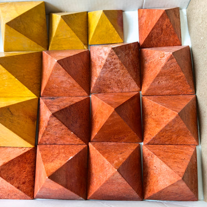 20 pcs pyramids jasper orange / jasper yellow