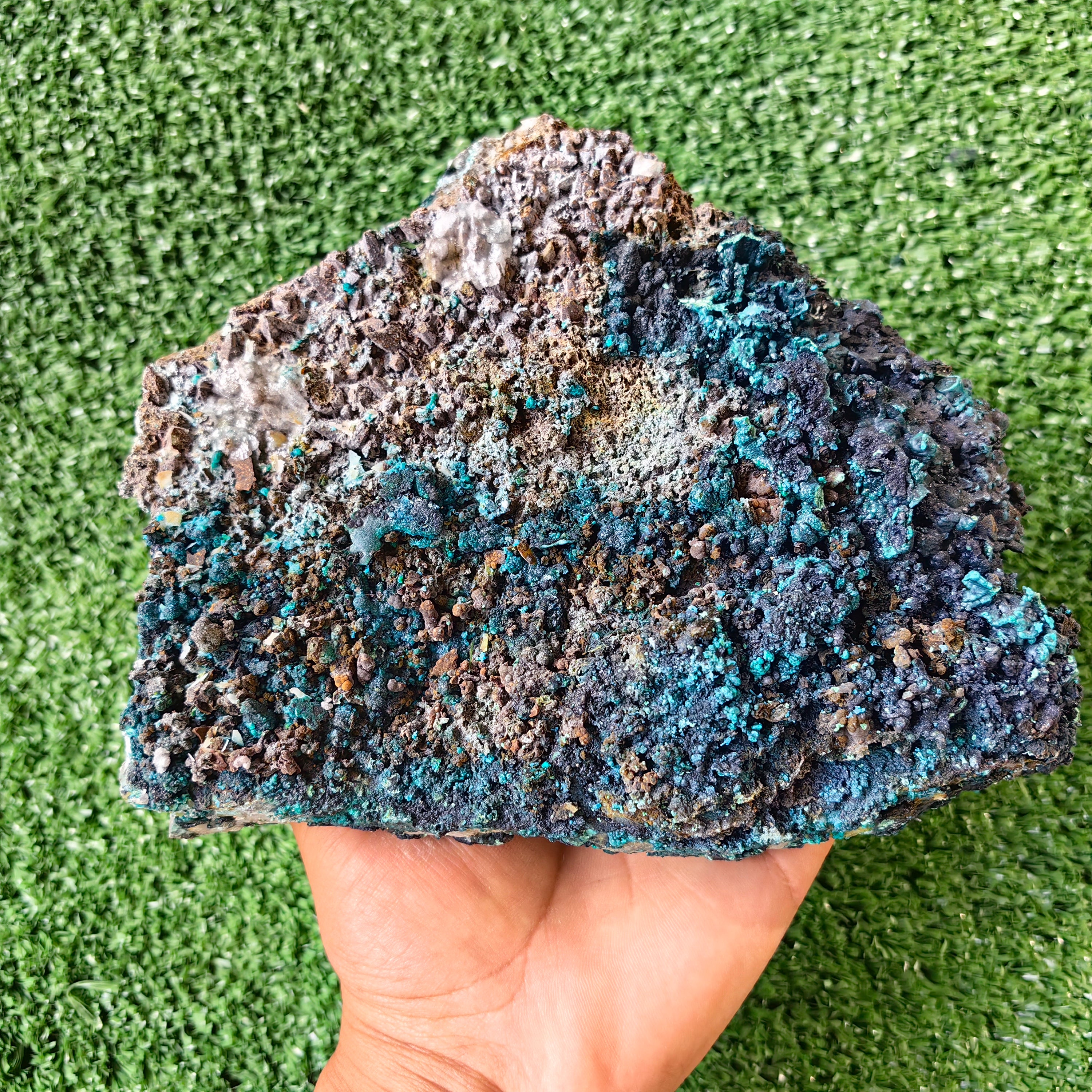 1100 grams chrysocolla quartz rough from tentadora
