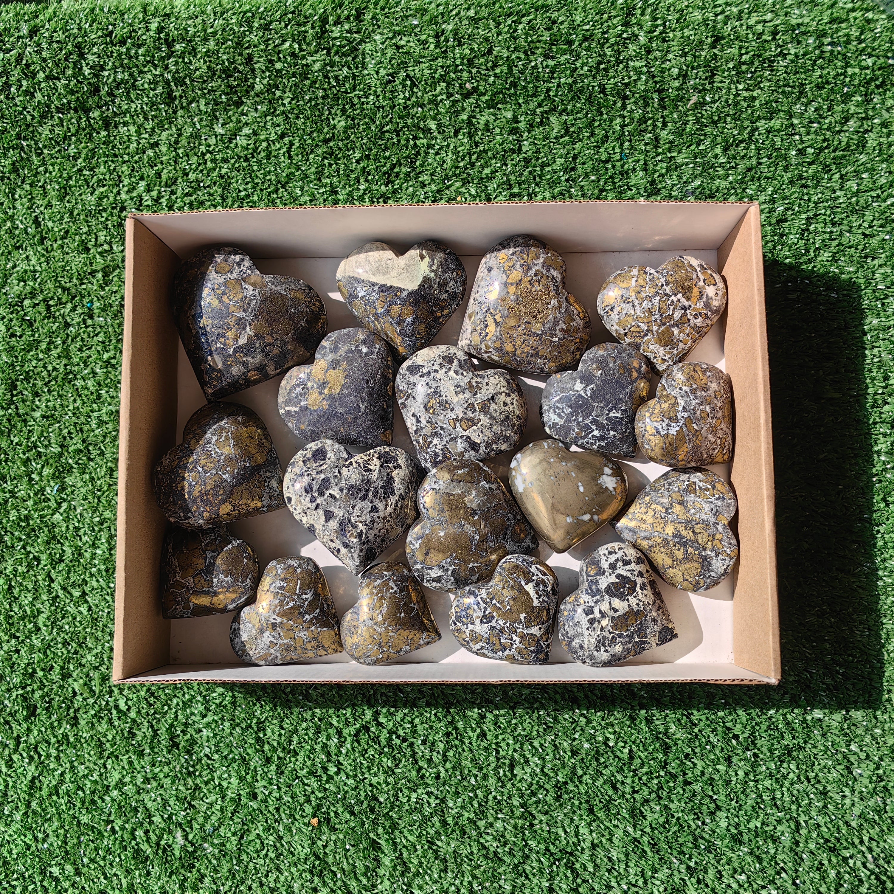 Lot 2.5 kg Chalcopyrite with Covellite heart