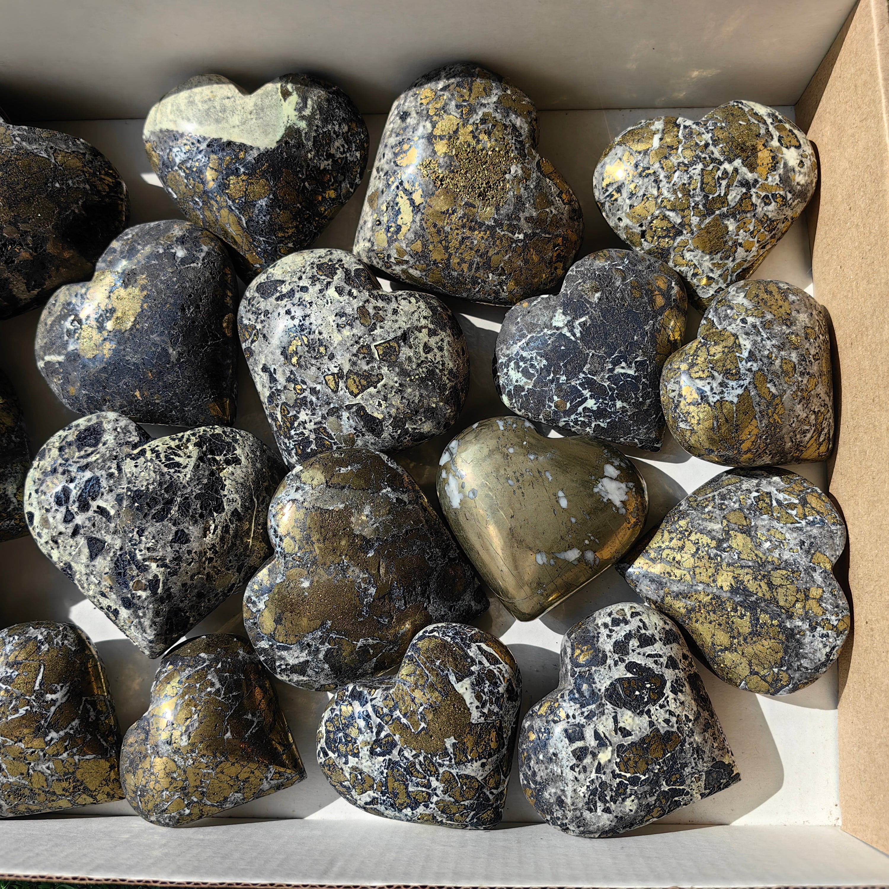 Lot 2.5 kg Chalcopyrite with Covellite heart